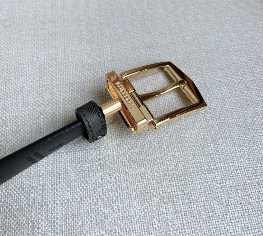 Burberry Basic Belt Cow Leather M