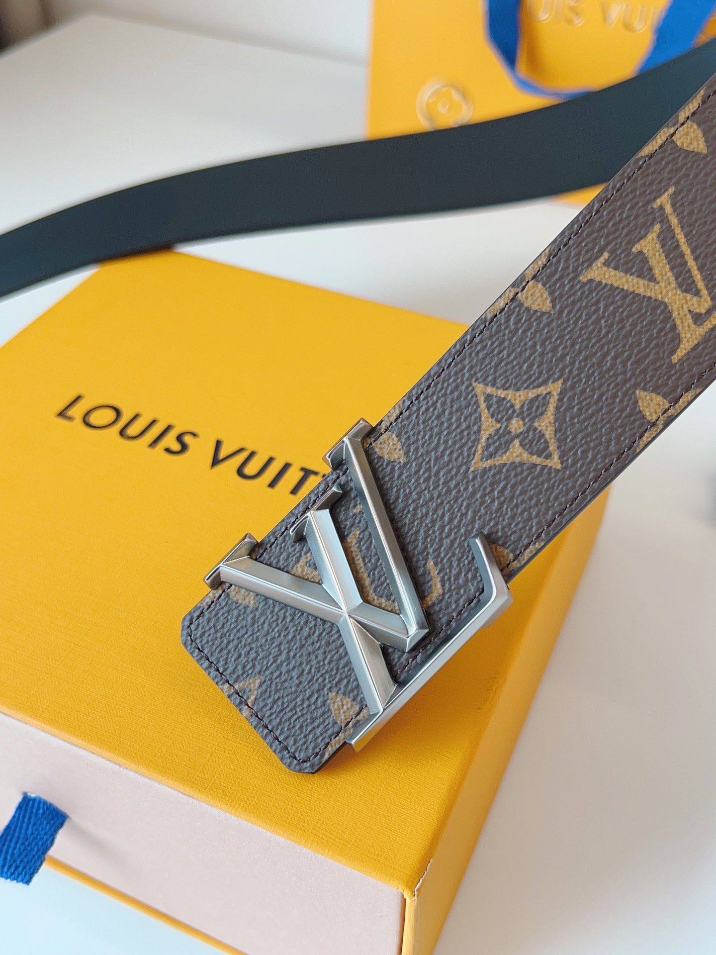 Louis Vuitton Basic Belt 40mm-l