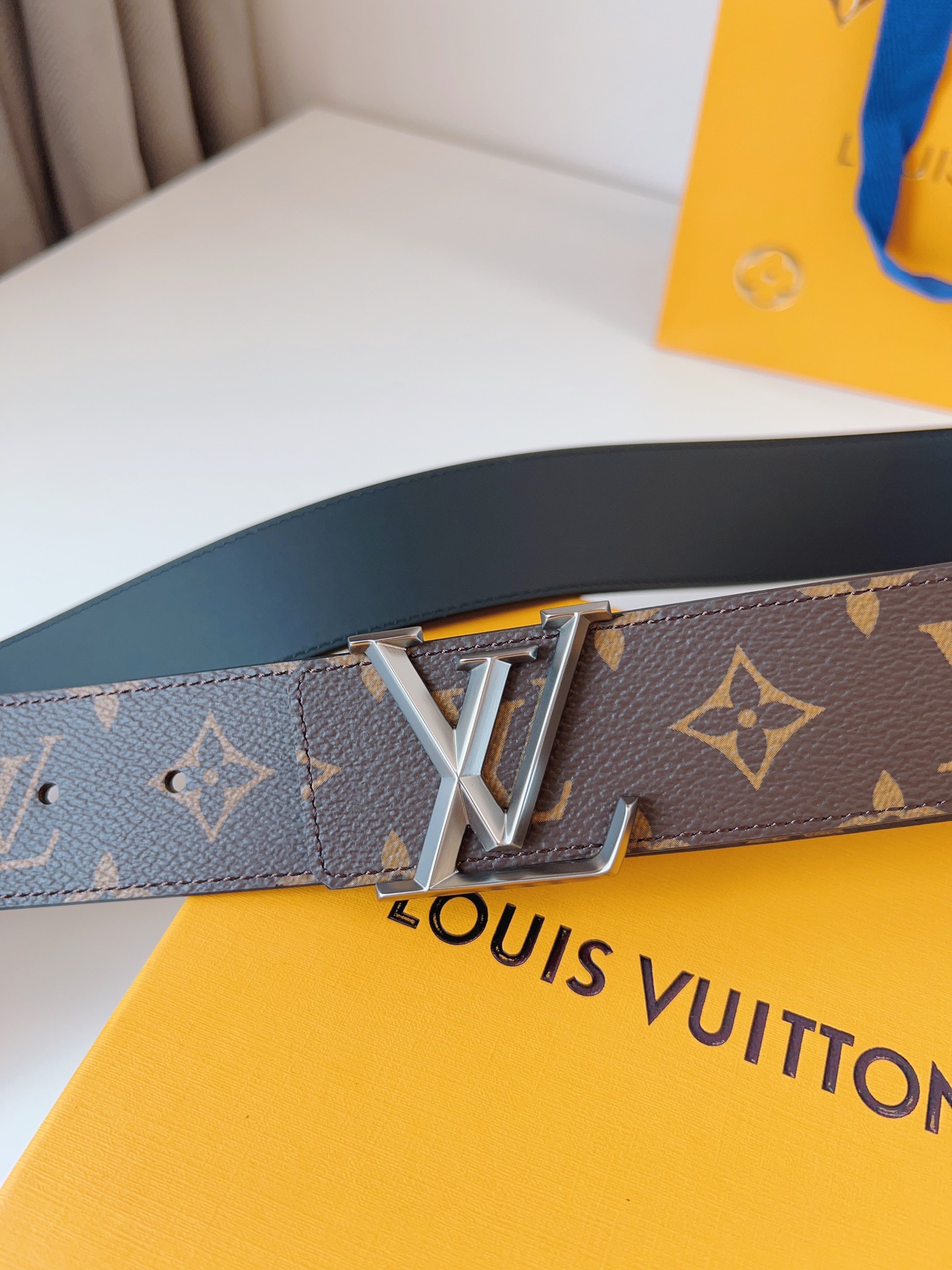 Louis Vuitton Basic Belt 40mm-l