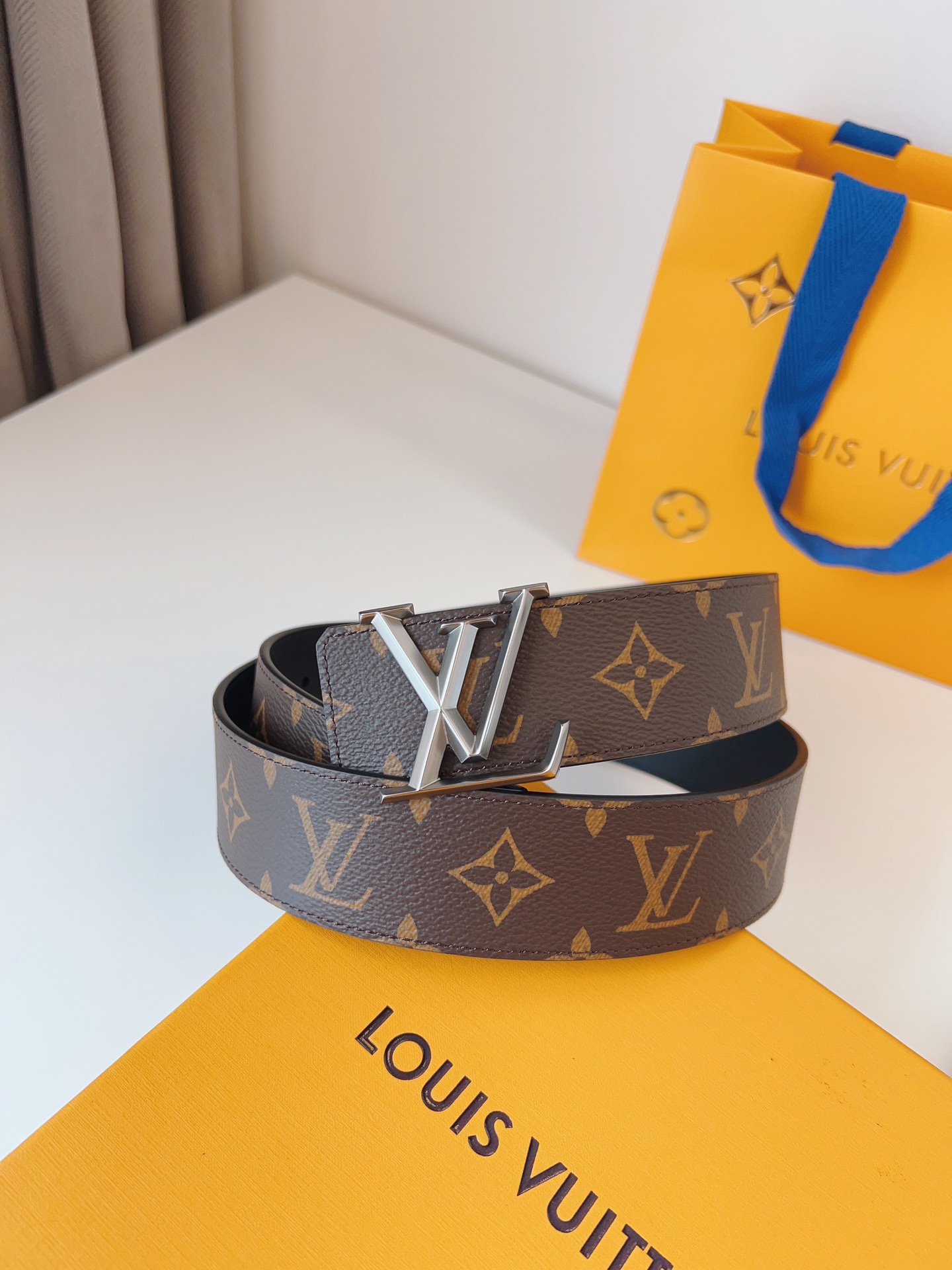 Louis Vuitton Basic Belt 40mm-l