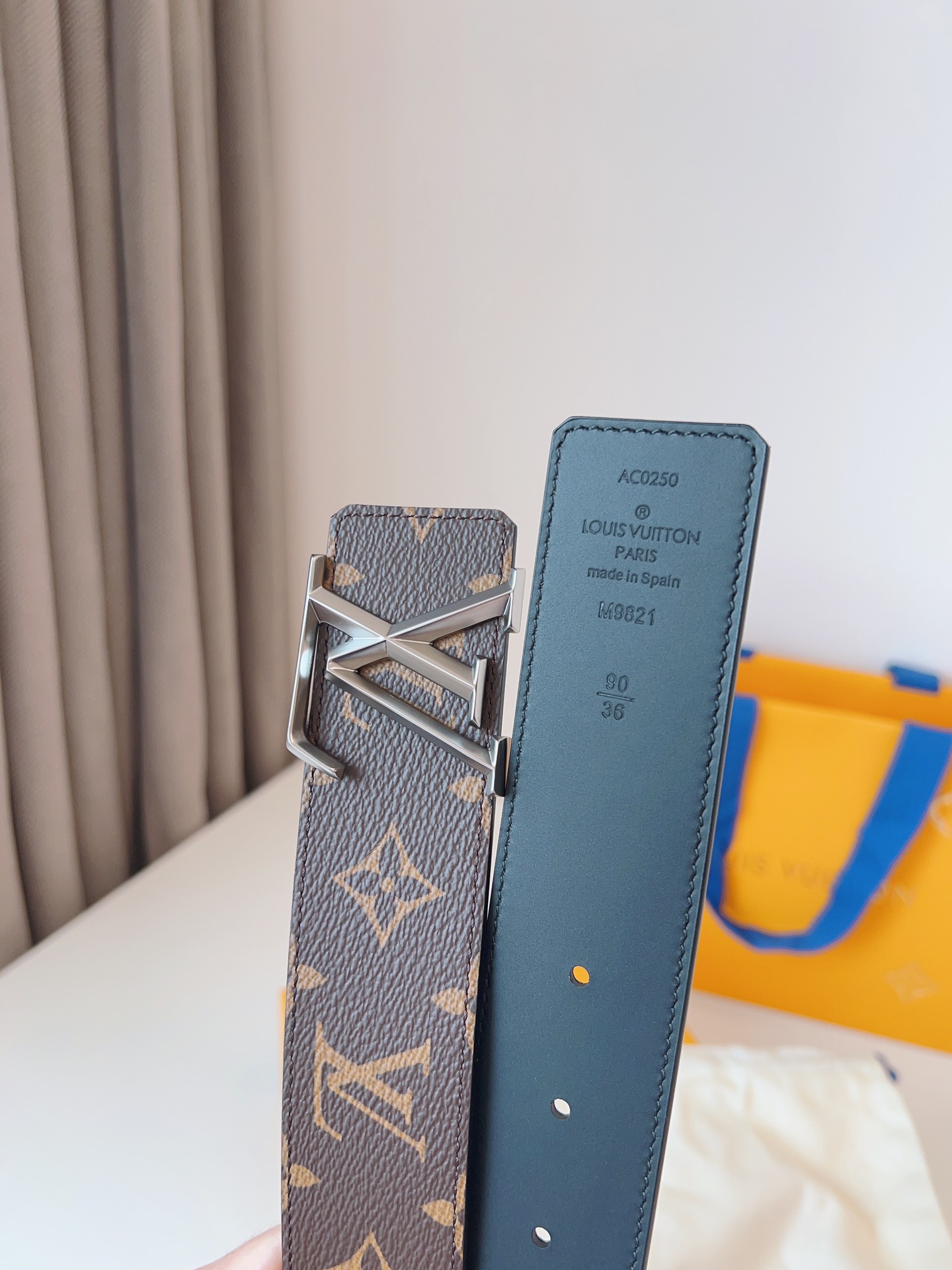 Louis Vuitton Basic Belt 40mm-l
