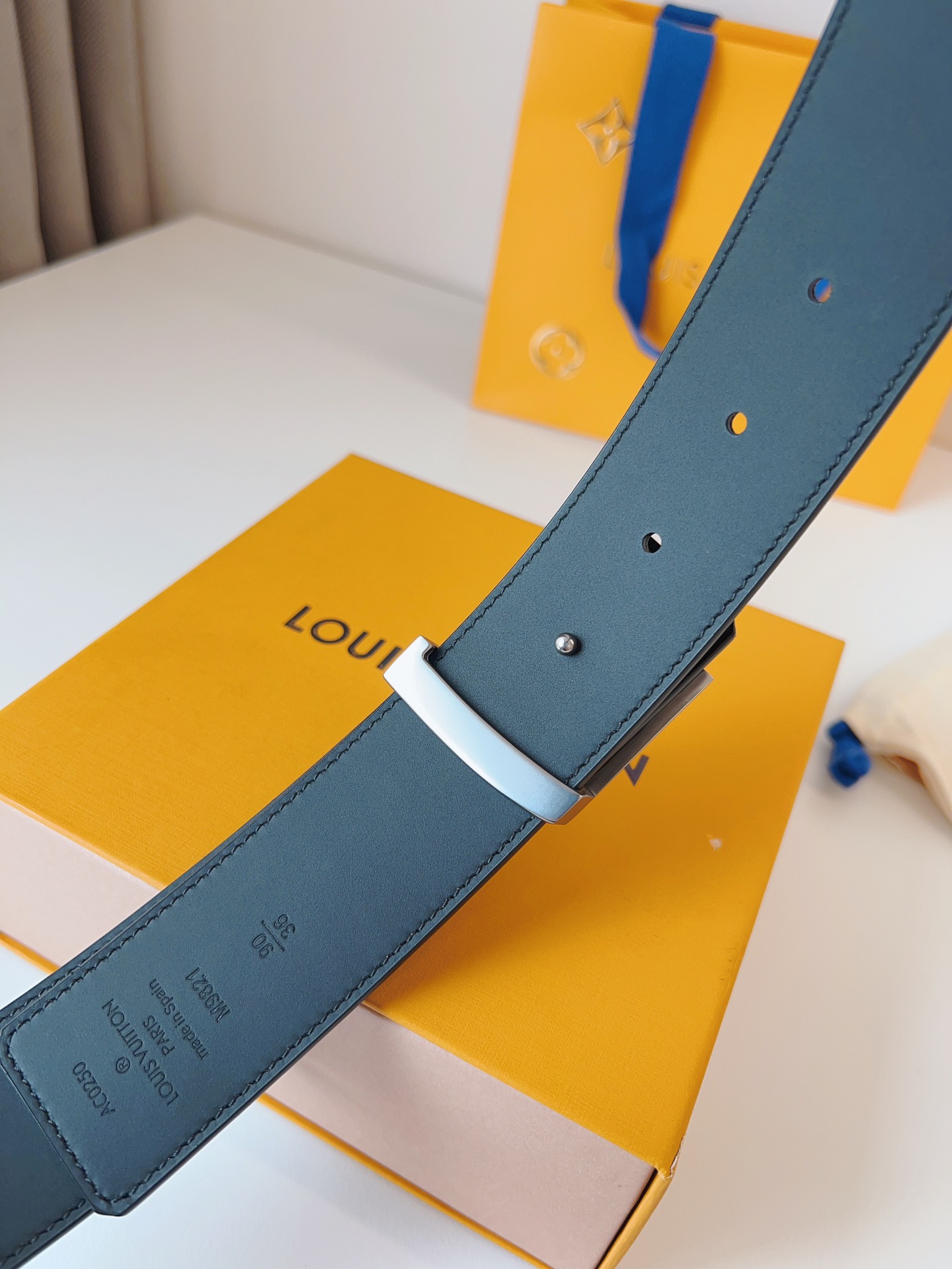 Louis Vuitton Basic Belt 40mm-l