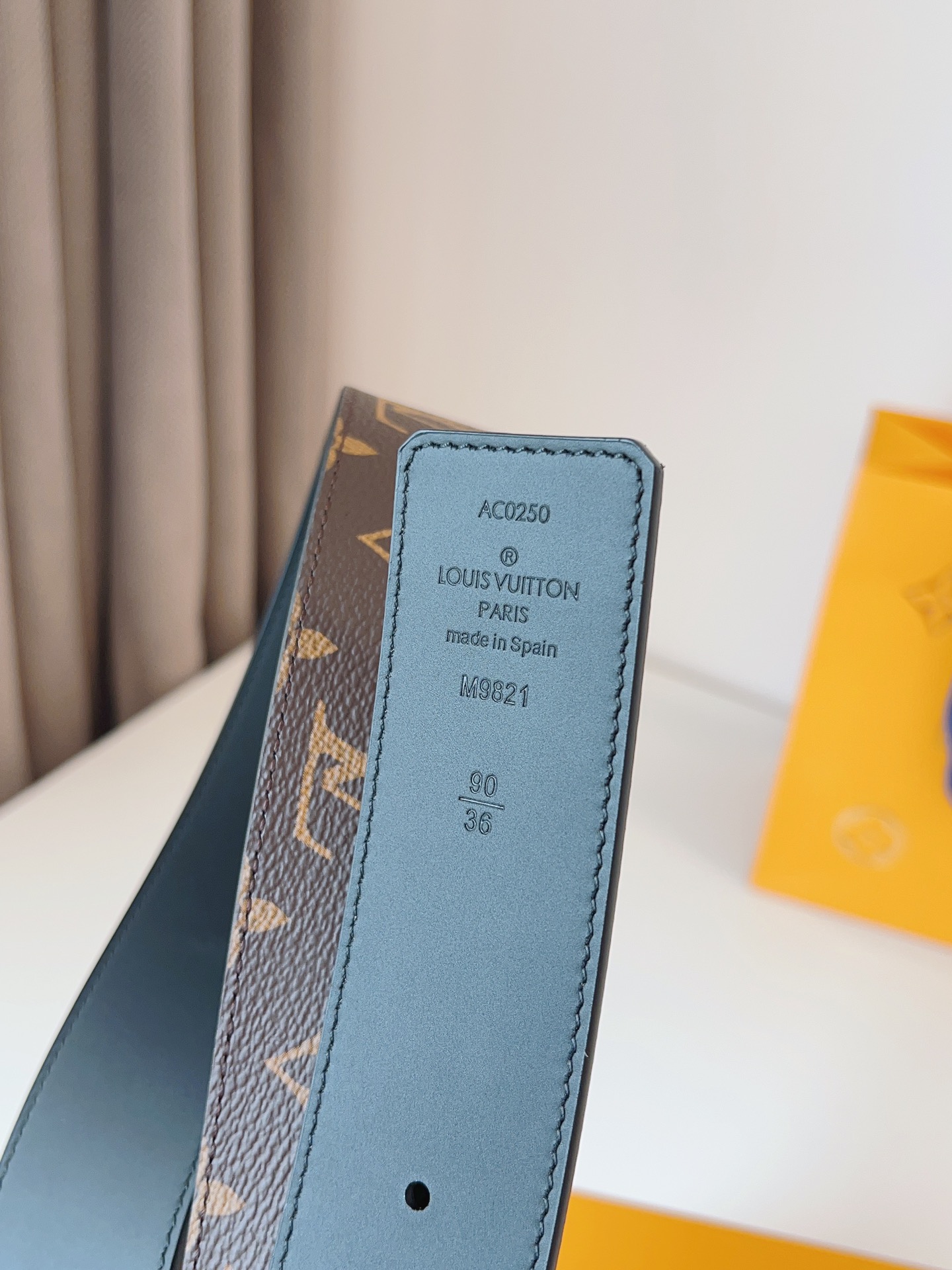 Louis Vuitton Basic Belt 40mm-l