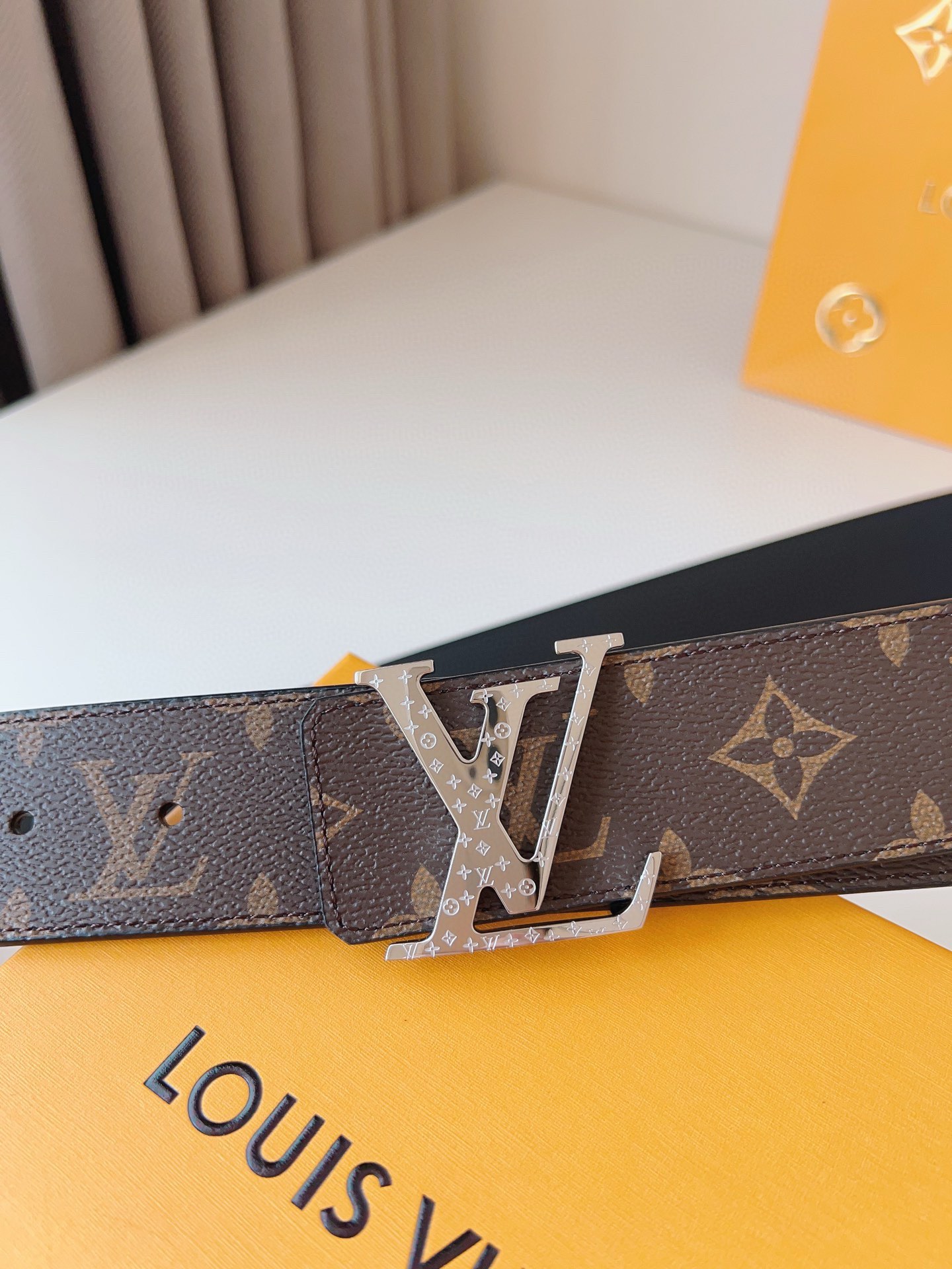 Louis Vuitton Basic Belt 40mm-l