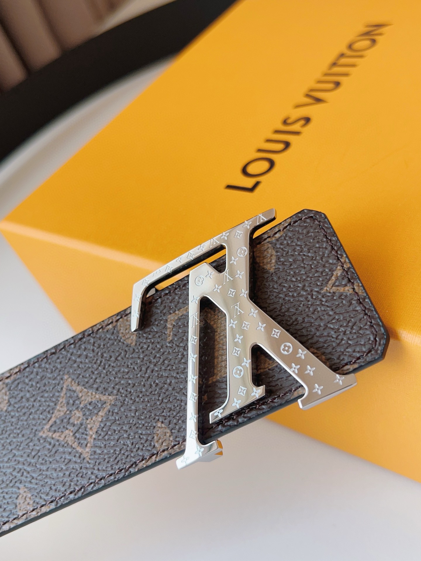 Louis Vuitton Basic Belt 40mm-l