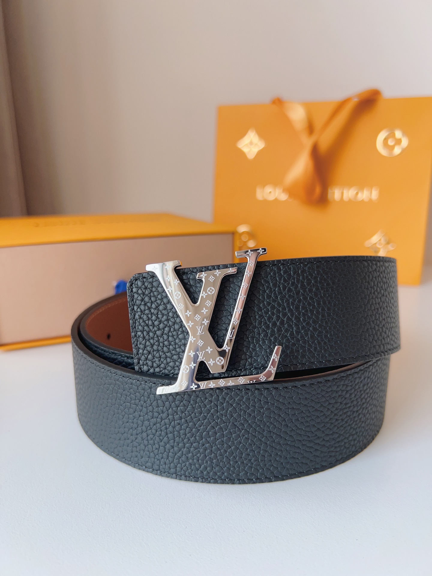 Louis Vuitton Basic Belt 40mm-l