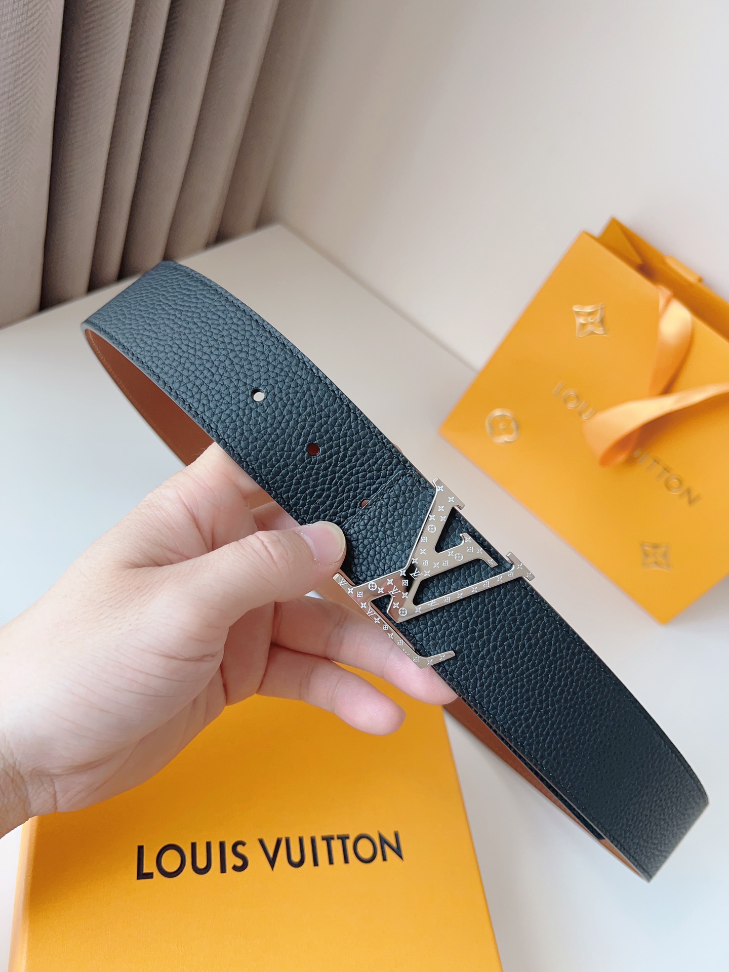 Louis Vuitton Basic Belt 40mm-l