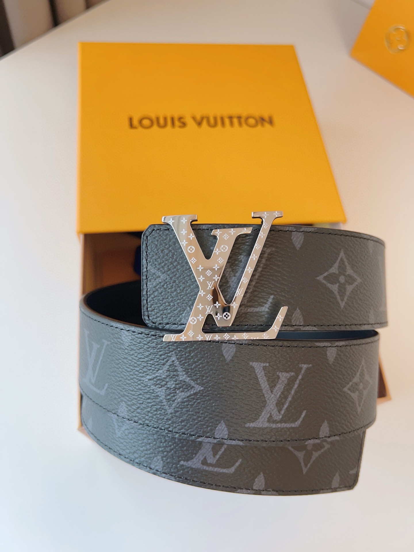 Louis Vuitton Basic Belt 40mm-l