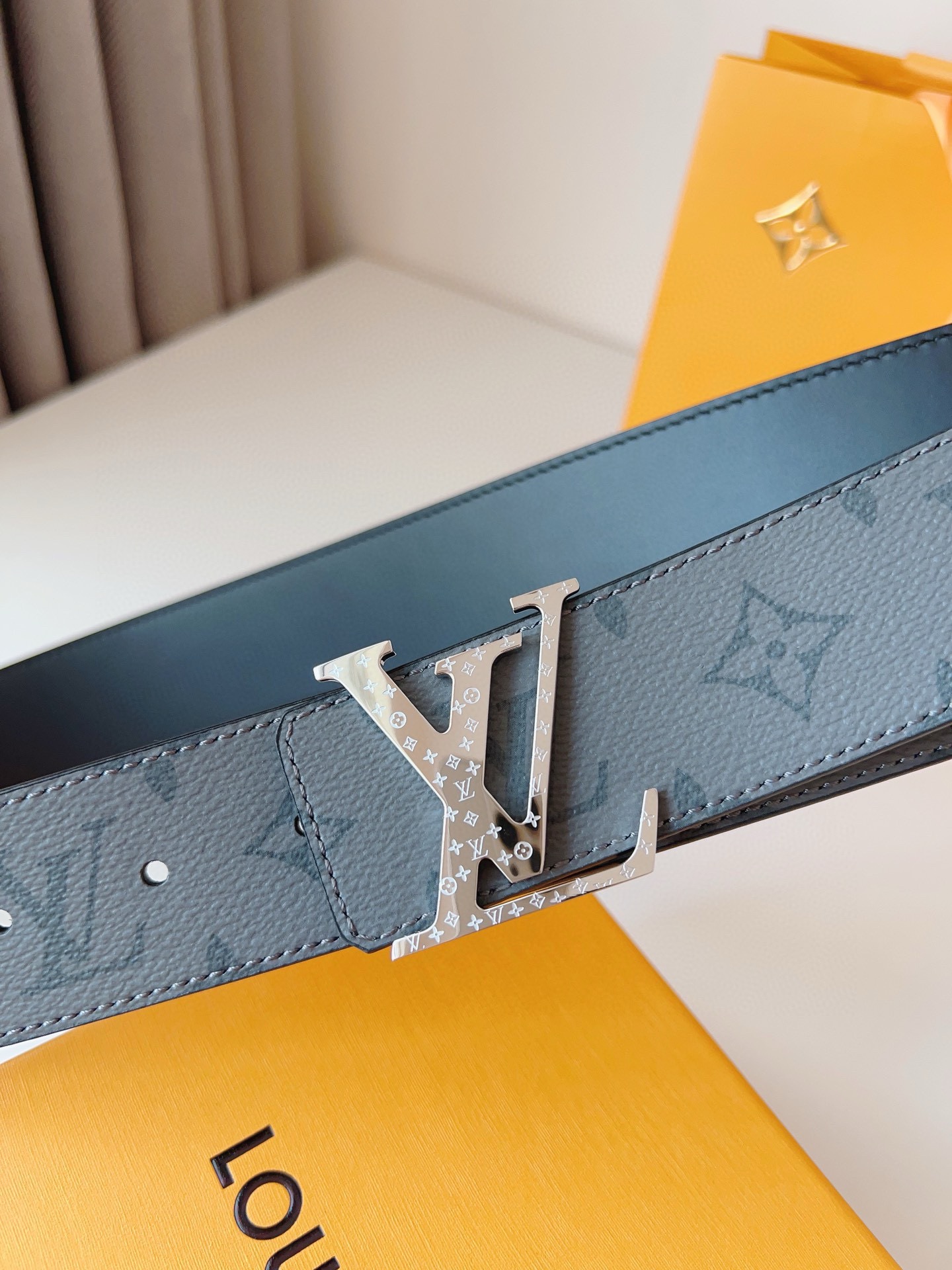 Louis Vuitton Basic Belt 40mm-l