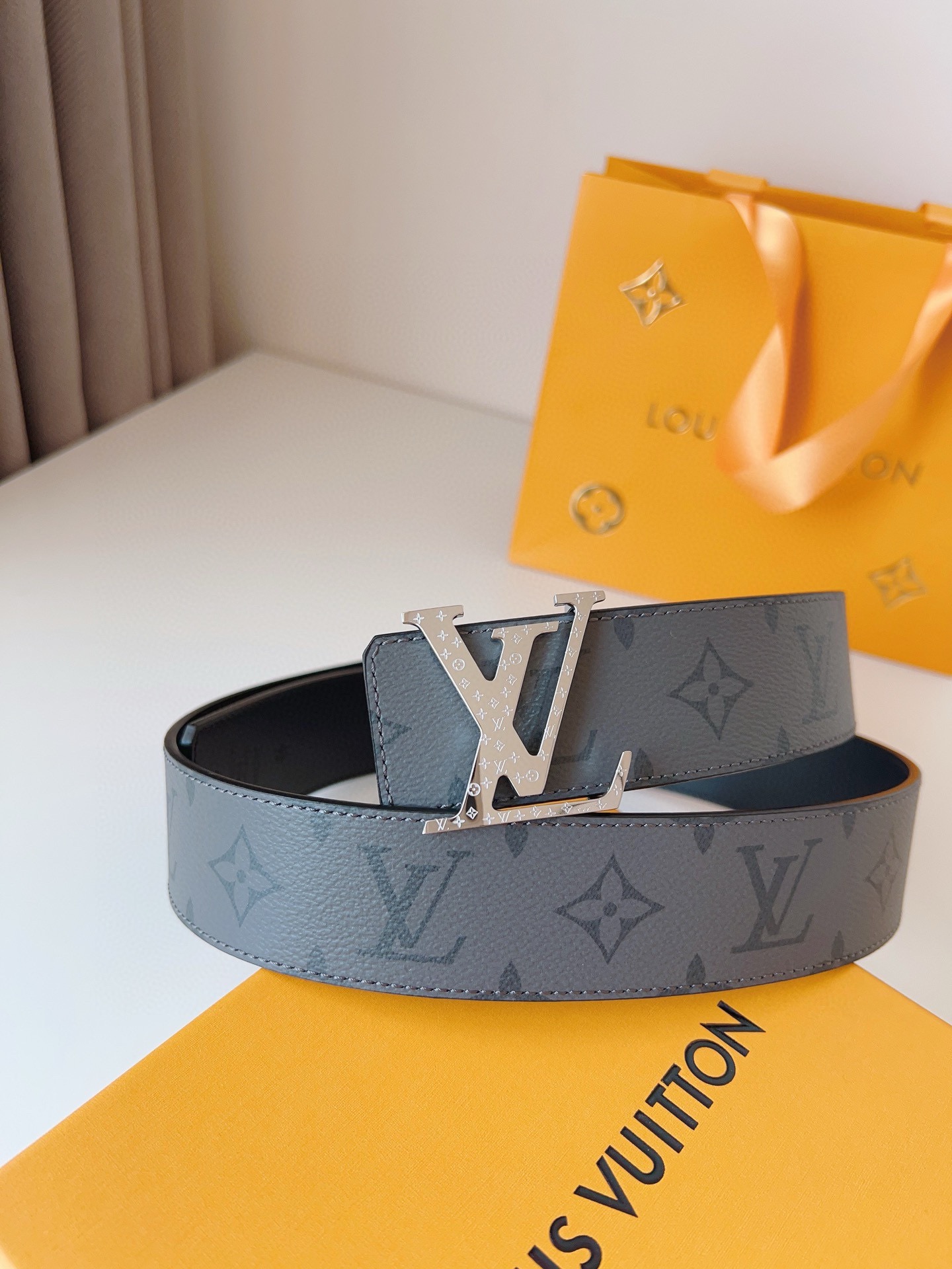 Louis Vuitton Basic Belt 40mm-l