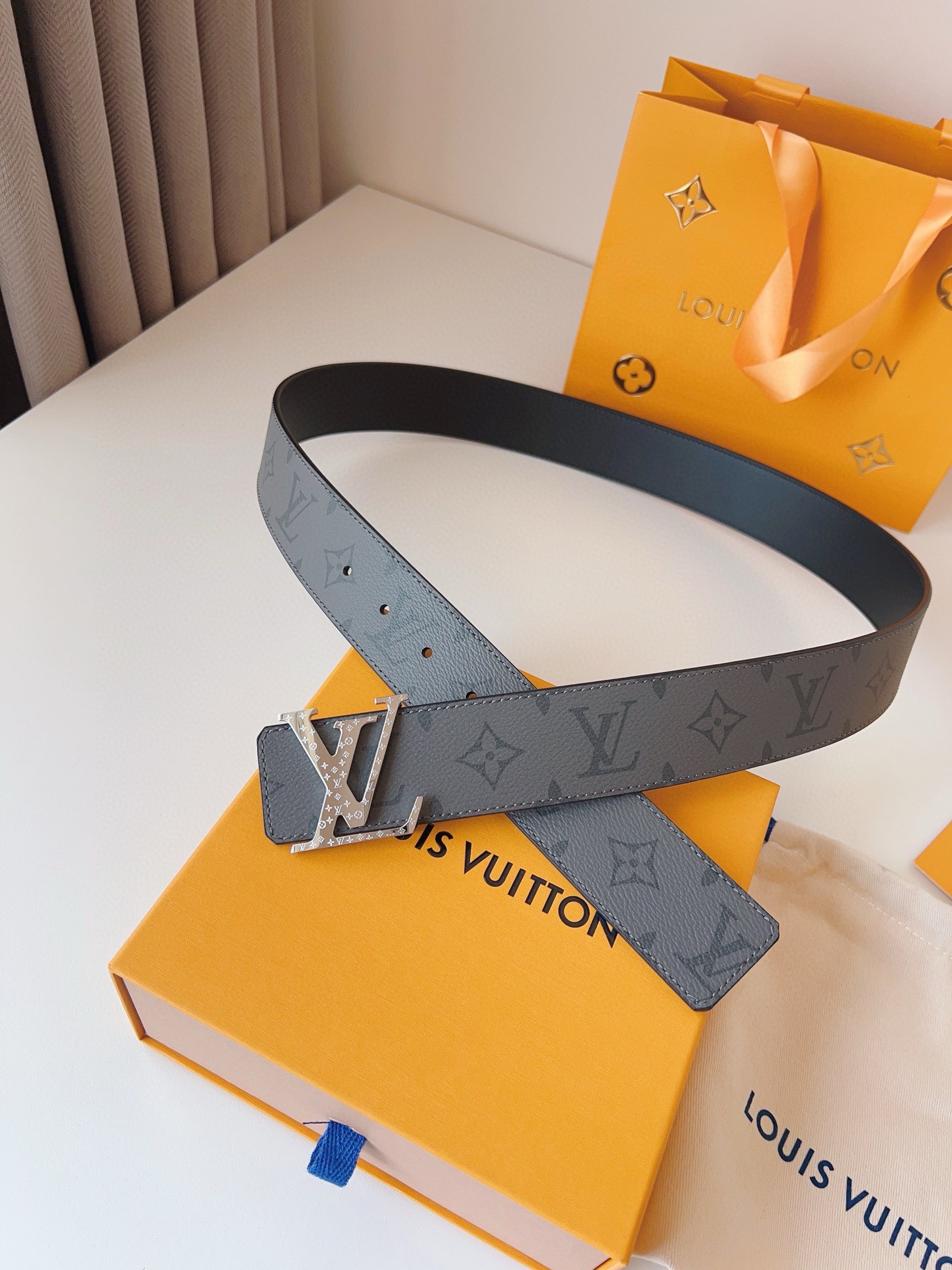 Louis Vuitton Basic Belt 40mm-l