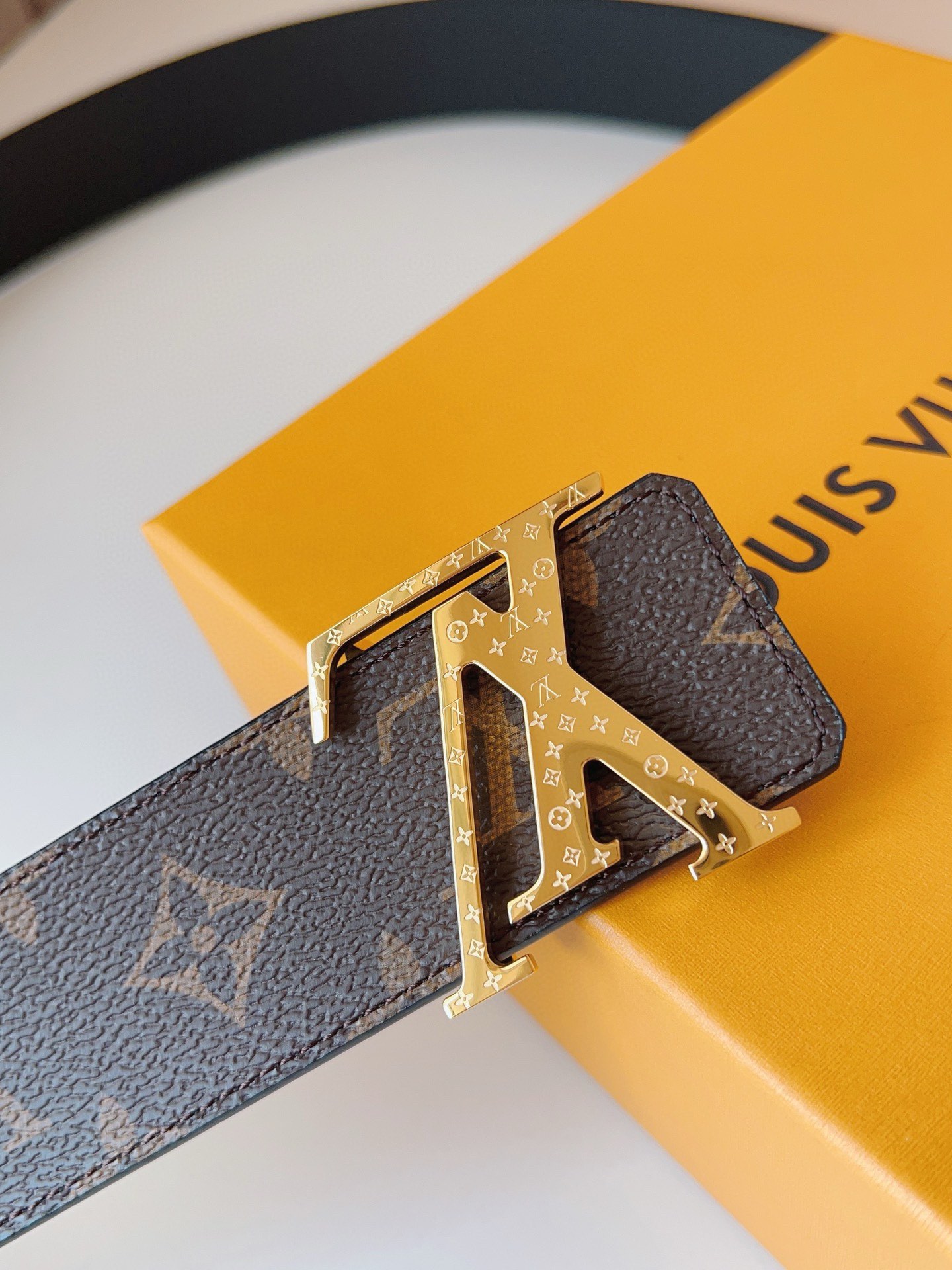 Louis Vuitton Basic Belt 40mm-l