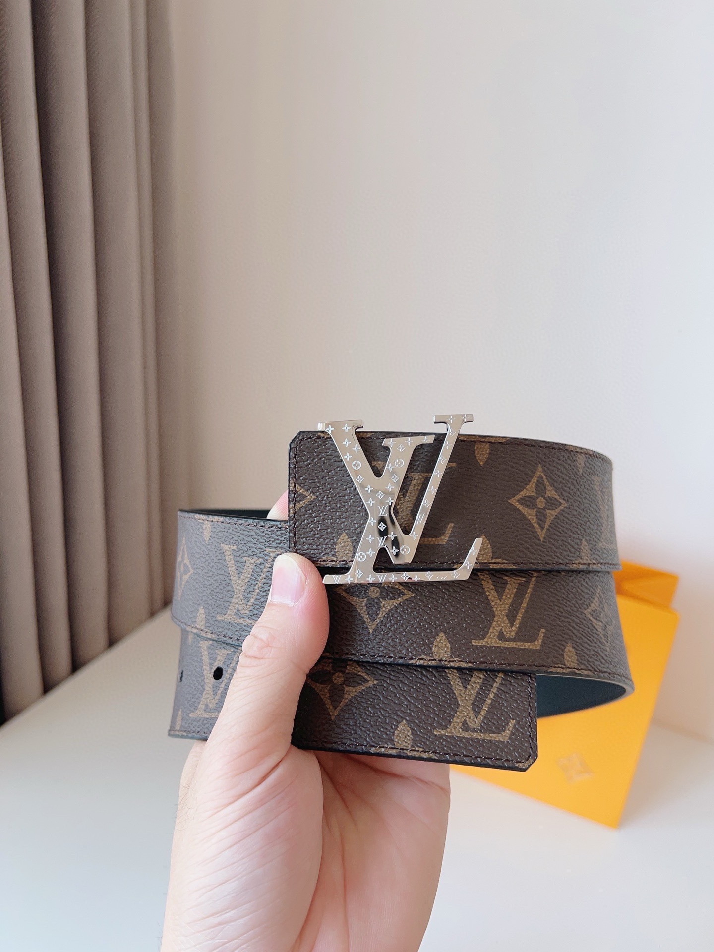 Louis Vuitton Basic Belt 40mm-l