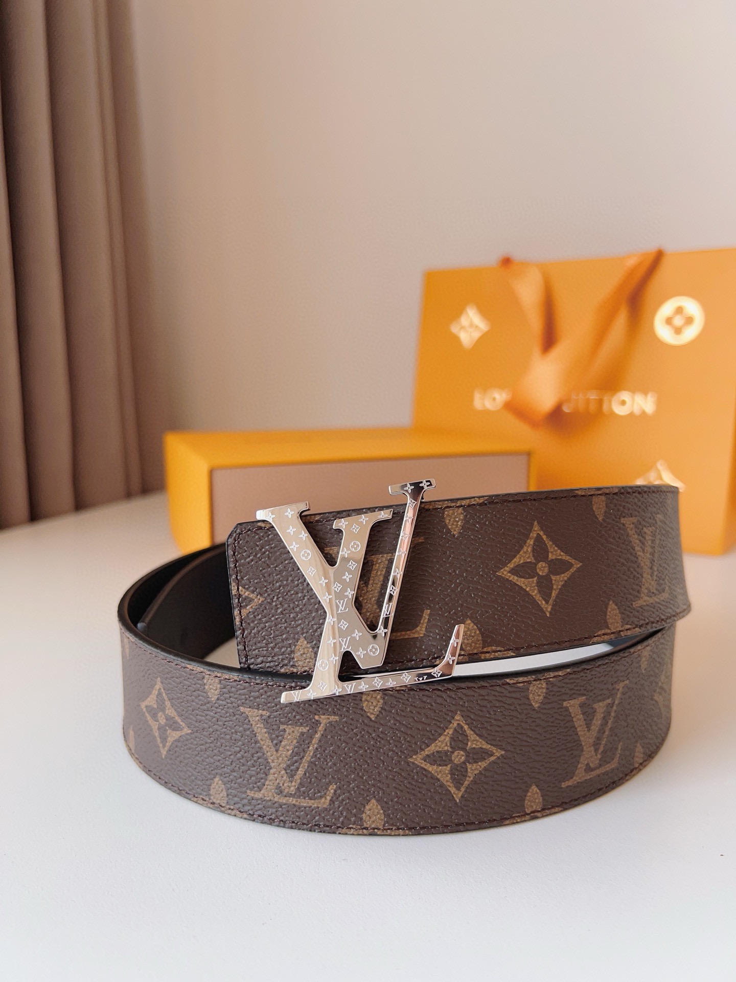 Louis Vuitton Basic Belt 40mm-l