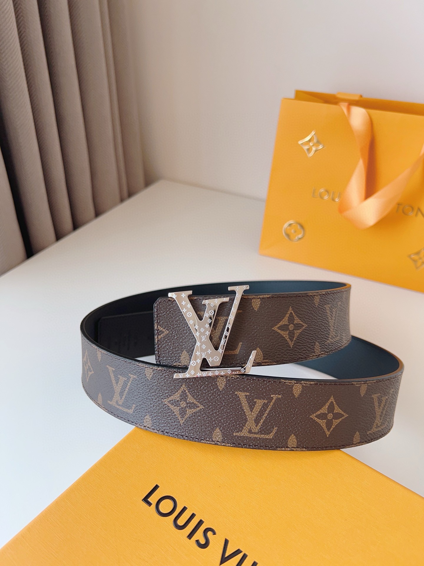 Louis Vuitton Basic Belt 40mm-l
