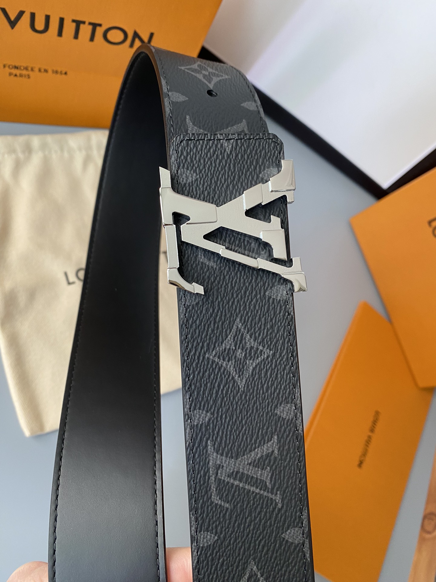 Louis Vuitton Basic Belt 40mm-l
