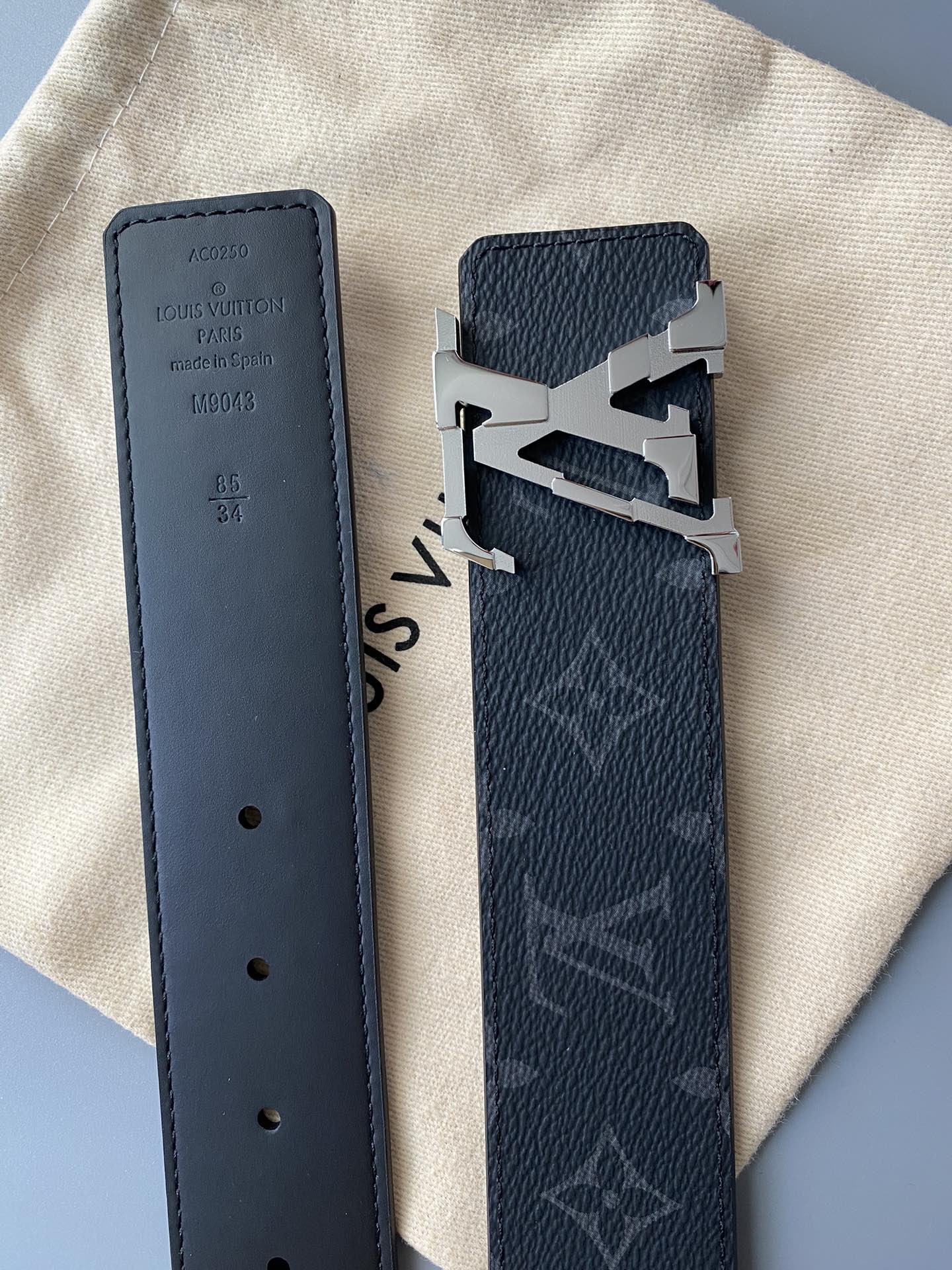 Louis Vuitton Basic Belt 40mm-l