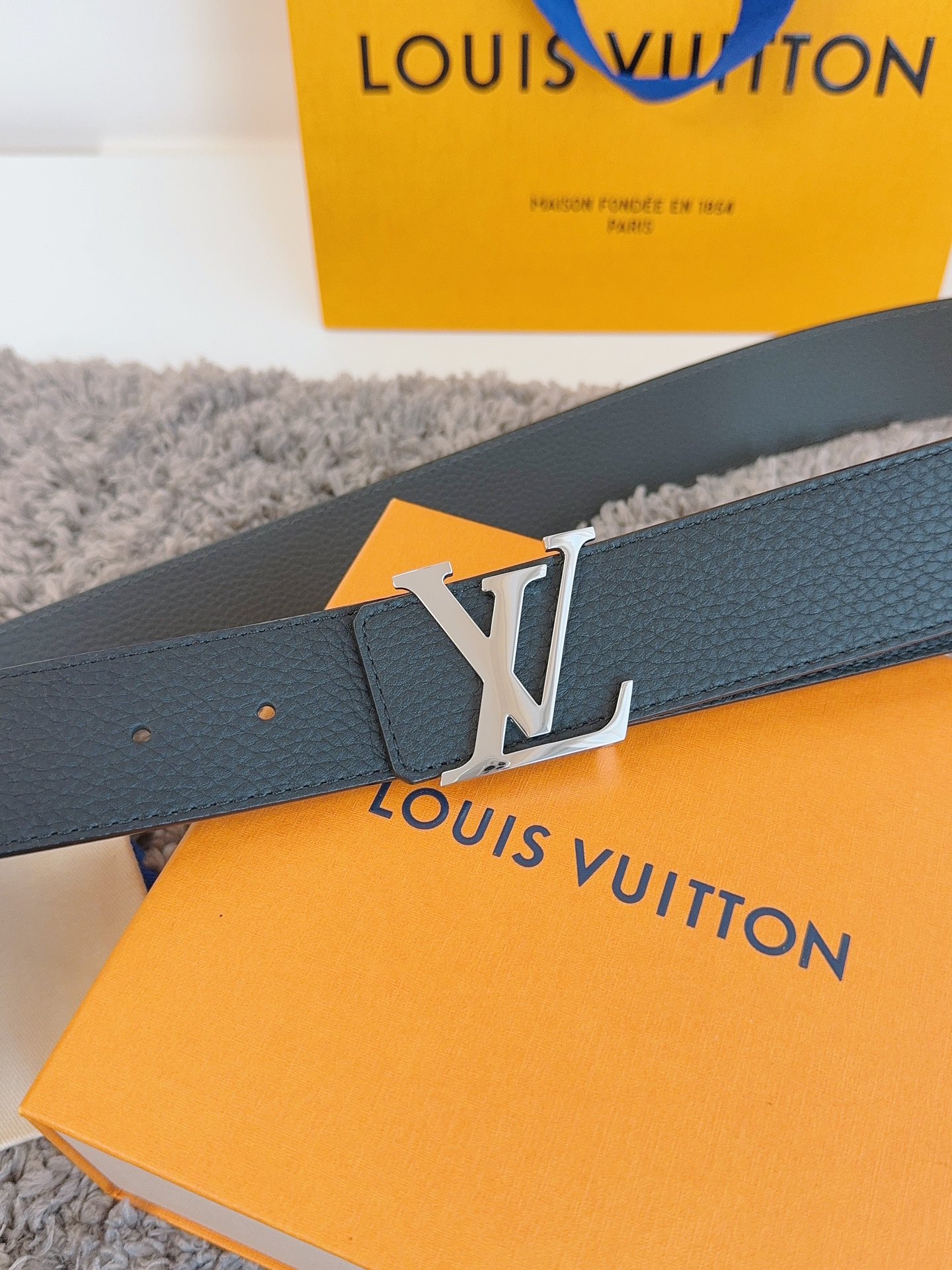 Louis Vuitton Male Basic Belt Black M-l
