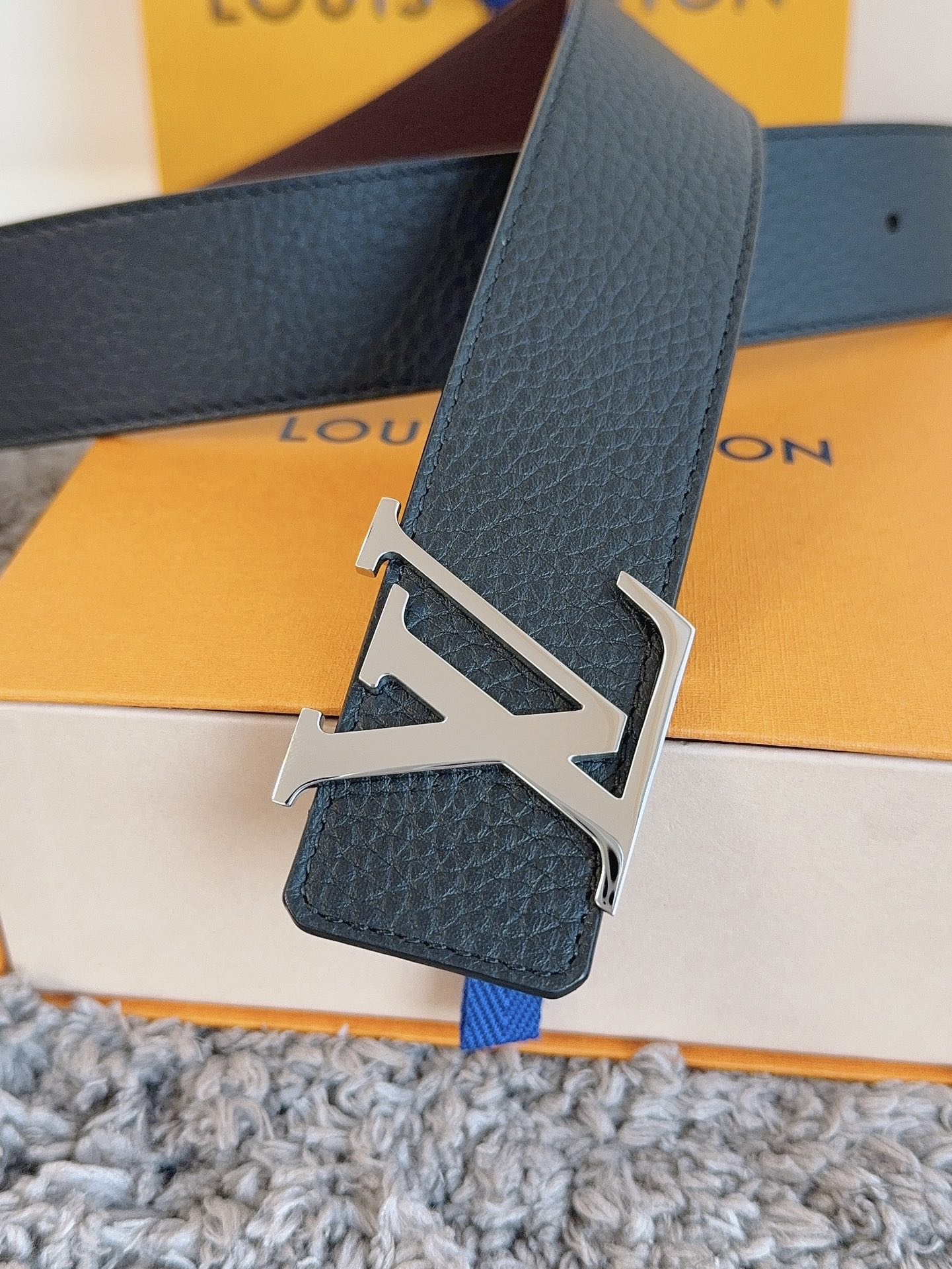 Louis Vuitton Male Basic Belt Black M-l