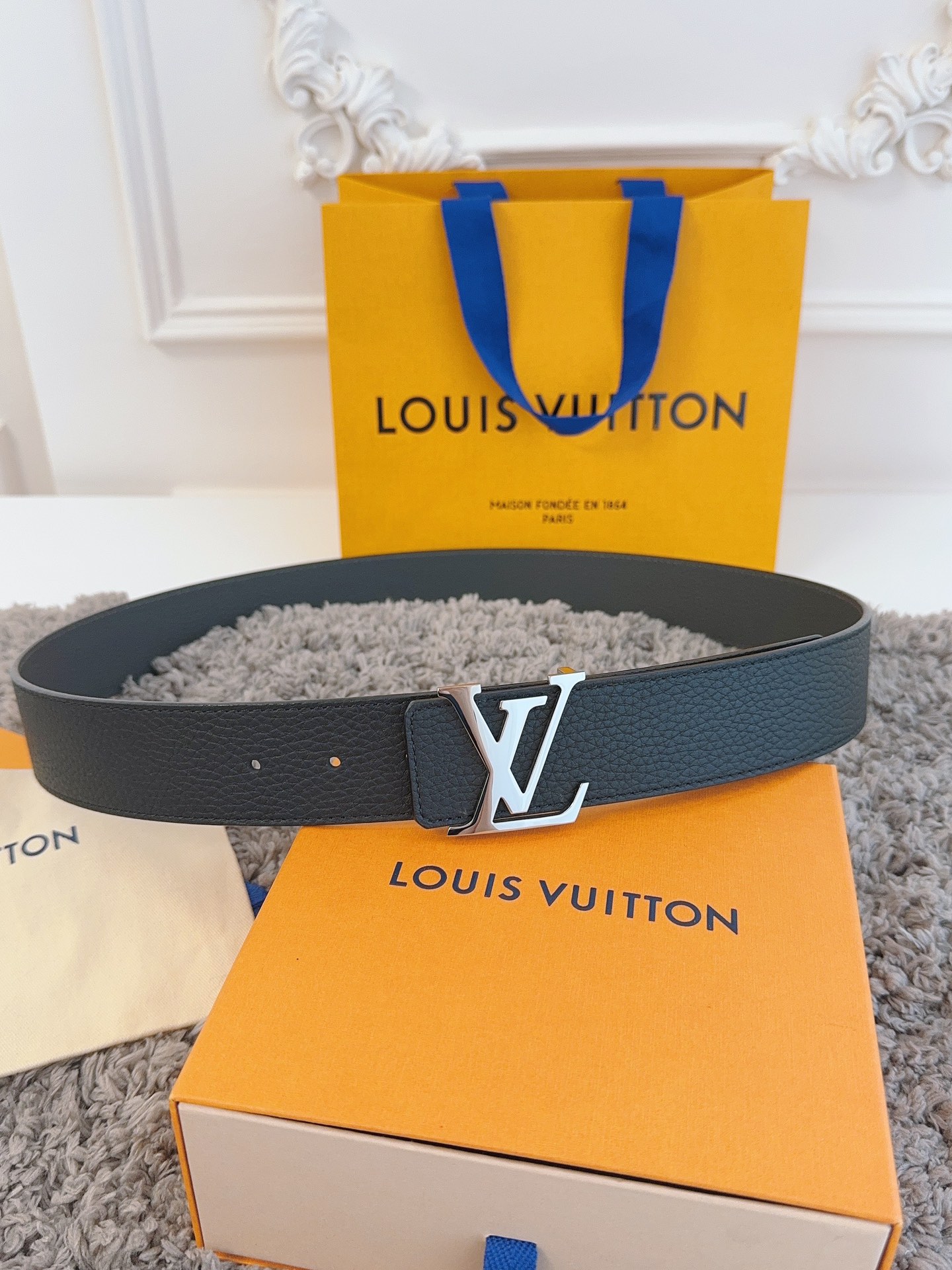 Louis Vuitton Male Basic Belt Black M-l