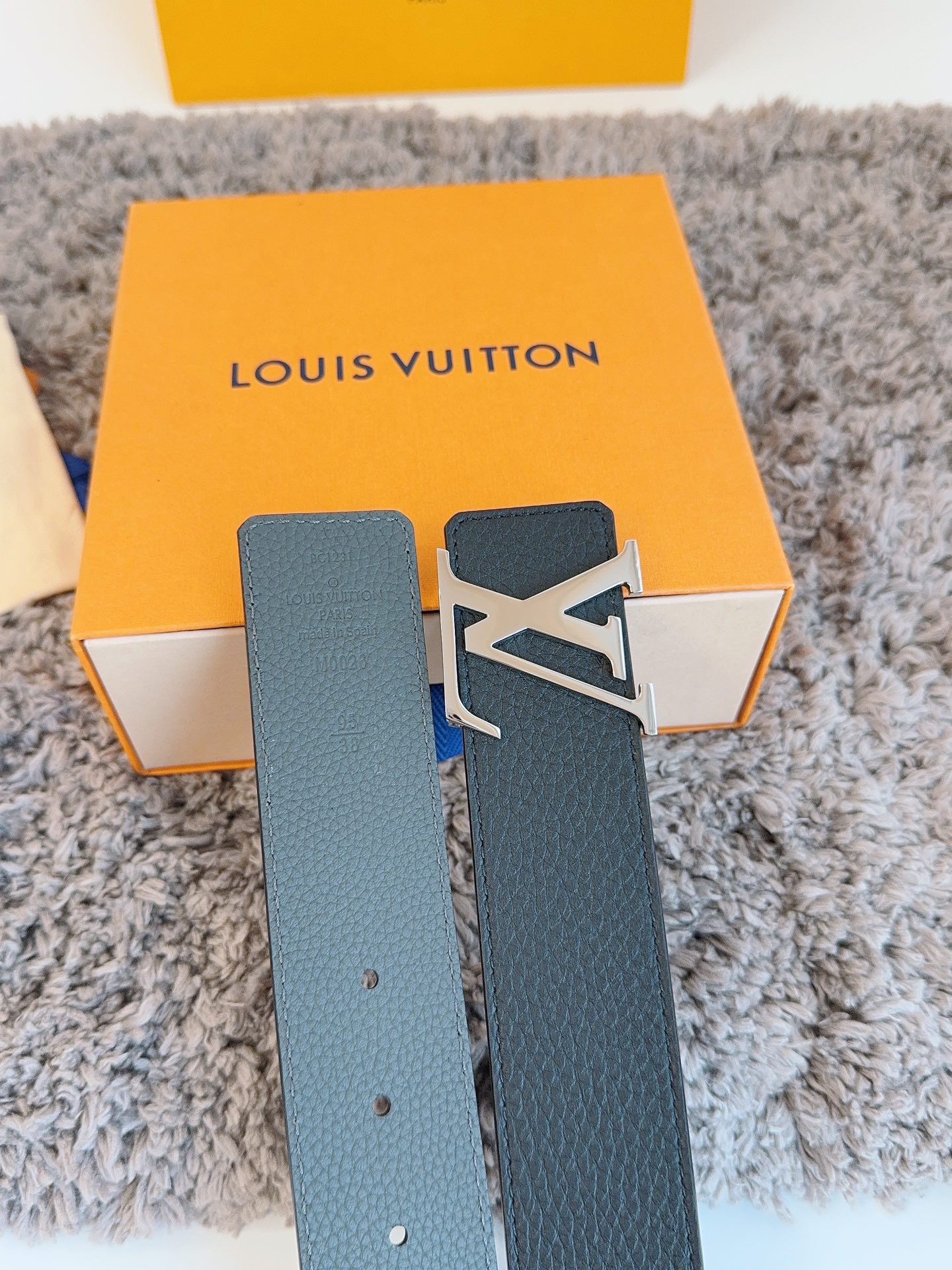 Louis Vuitton Male Basic Belt Black M-l