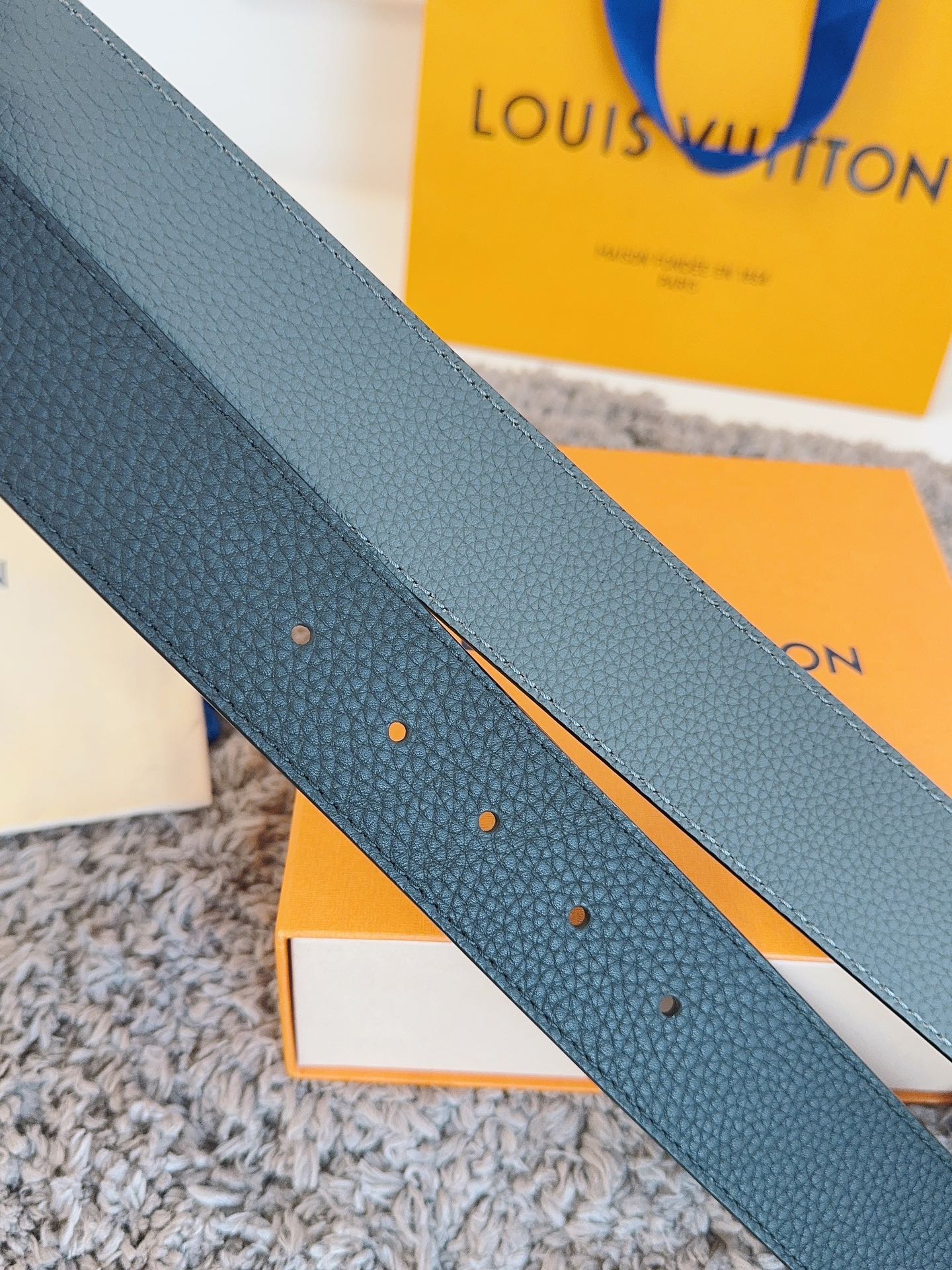 Louis Vuitton Male Basic Belt Black M-l