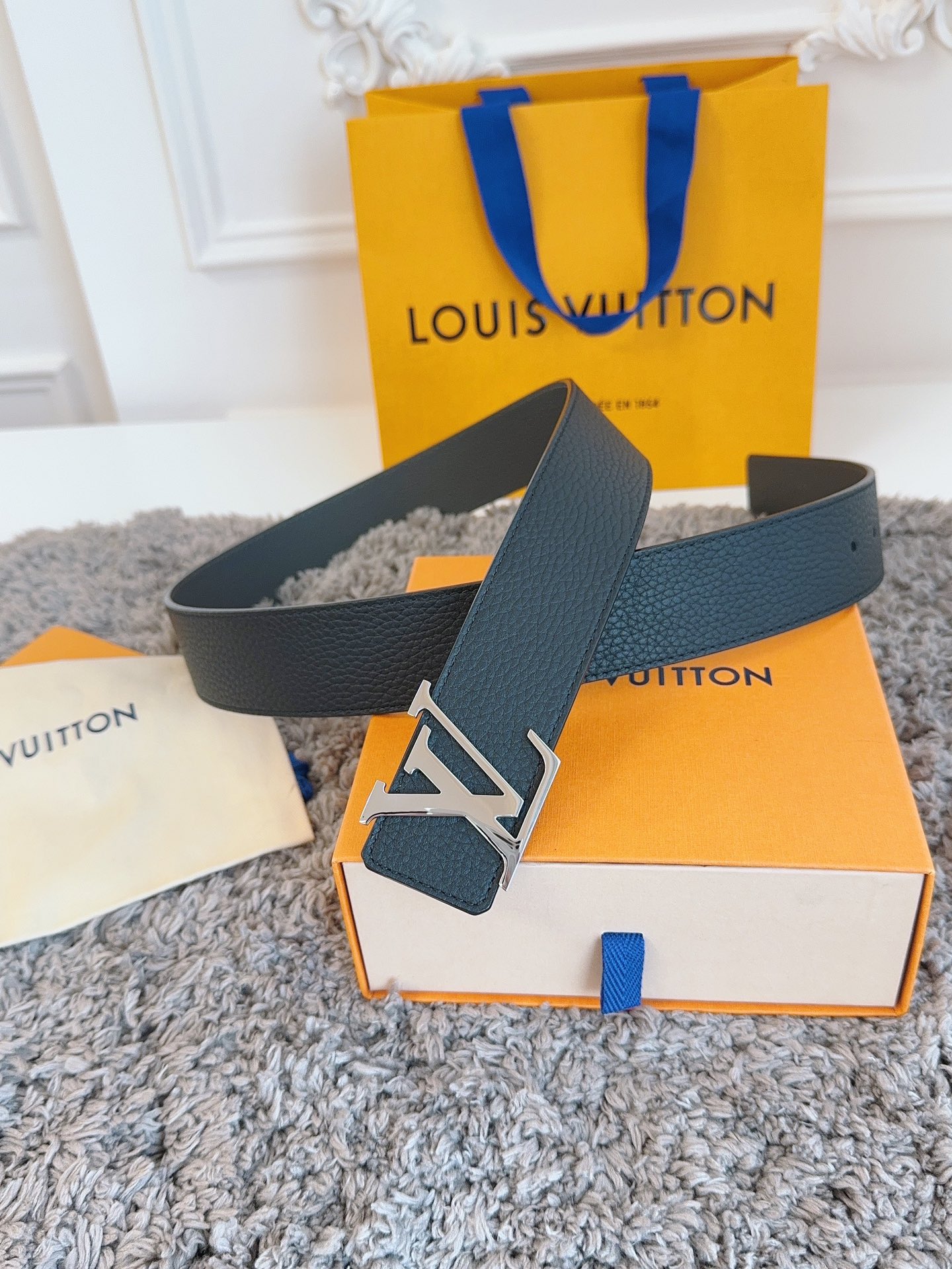Louis Vuitton Male Basic Belt Black M-l