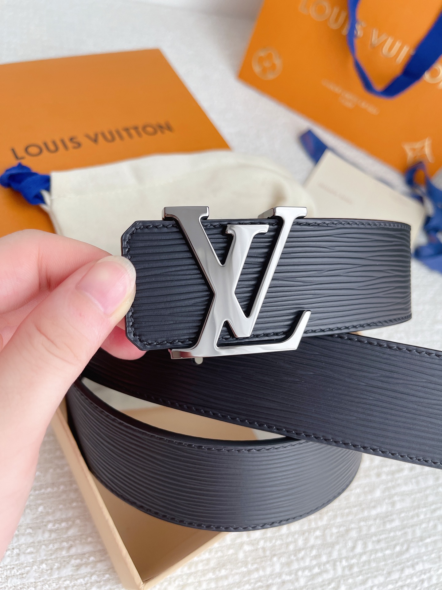 Louis Vuitton Male Basic Belt Cow Leather S-l