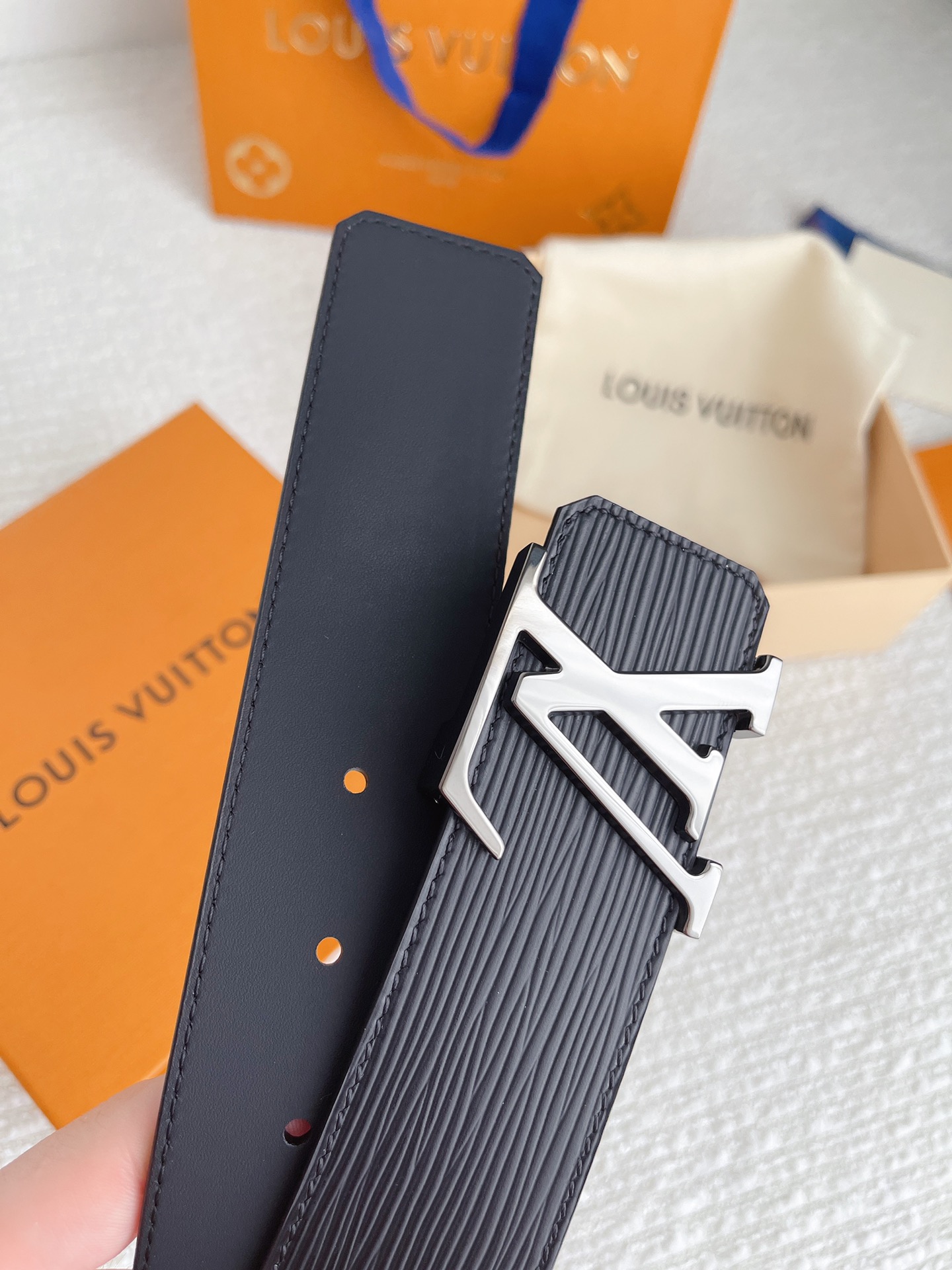 Louis Vuitton Male Basic Belt Cow Leather S-l