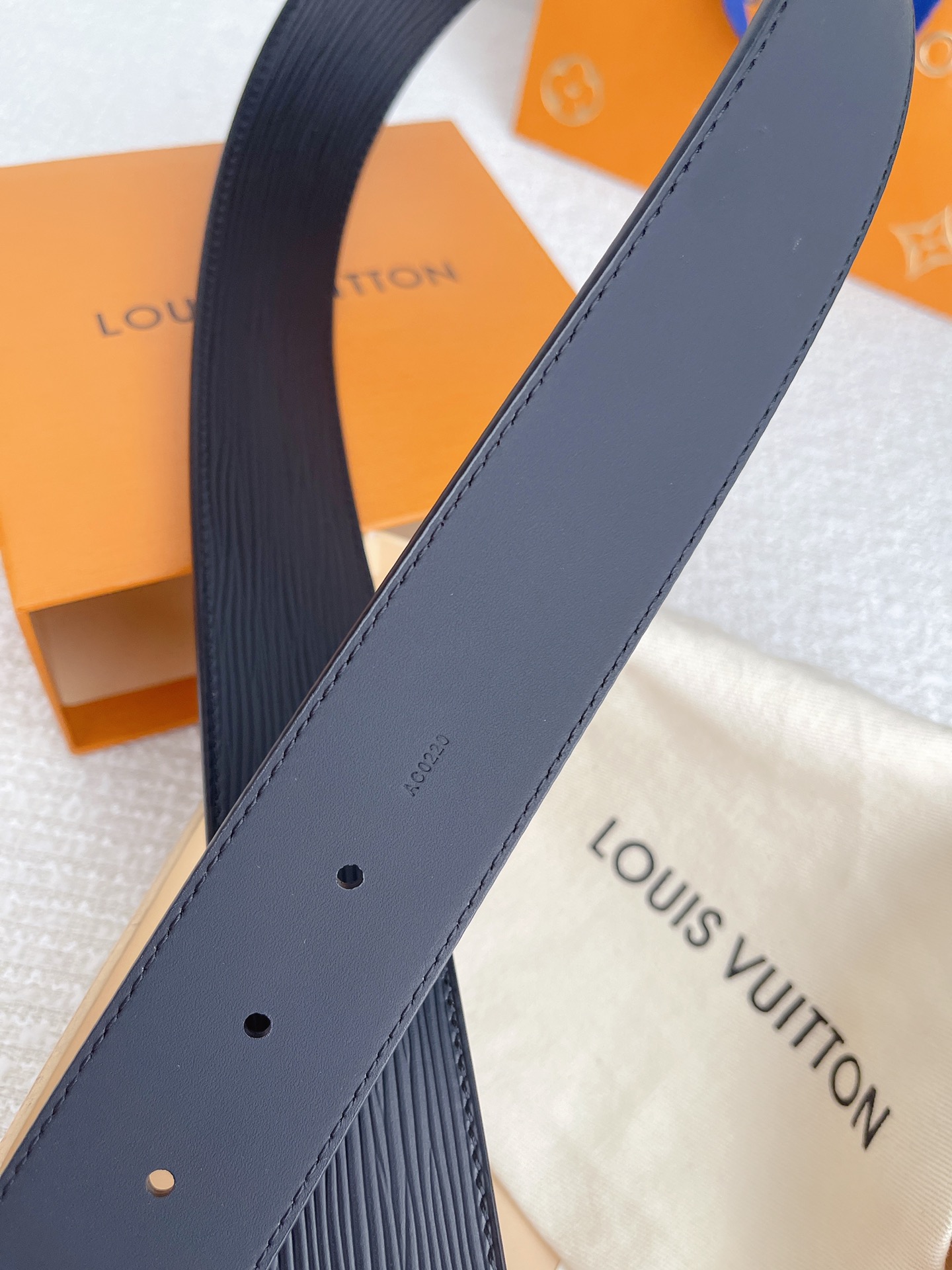 Louis Vuitton Male Basic Belt Cow Leather S-l
