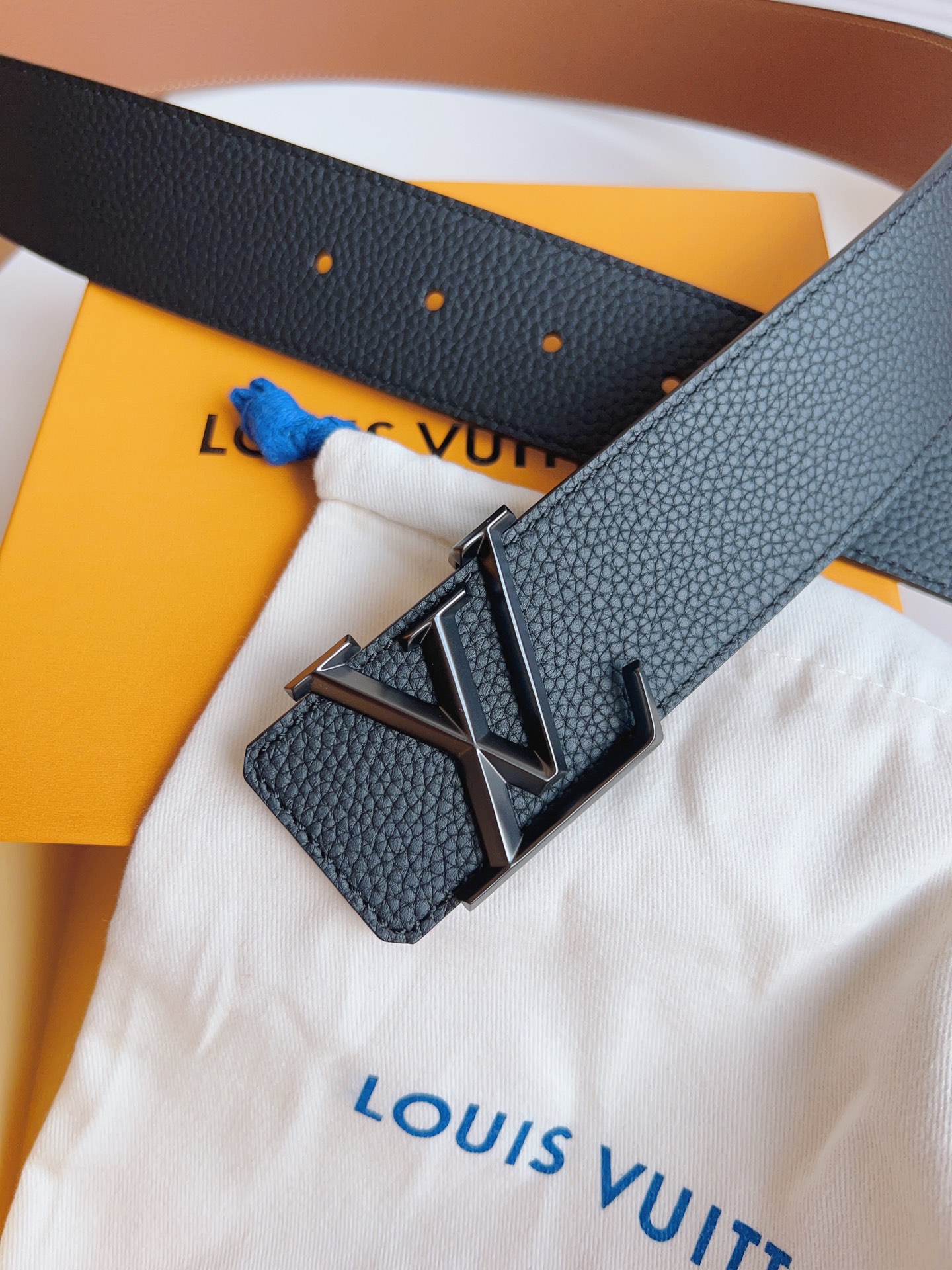 Louis Vuitton Leather Belt M-l
