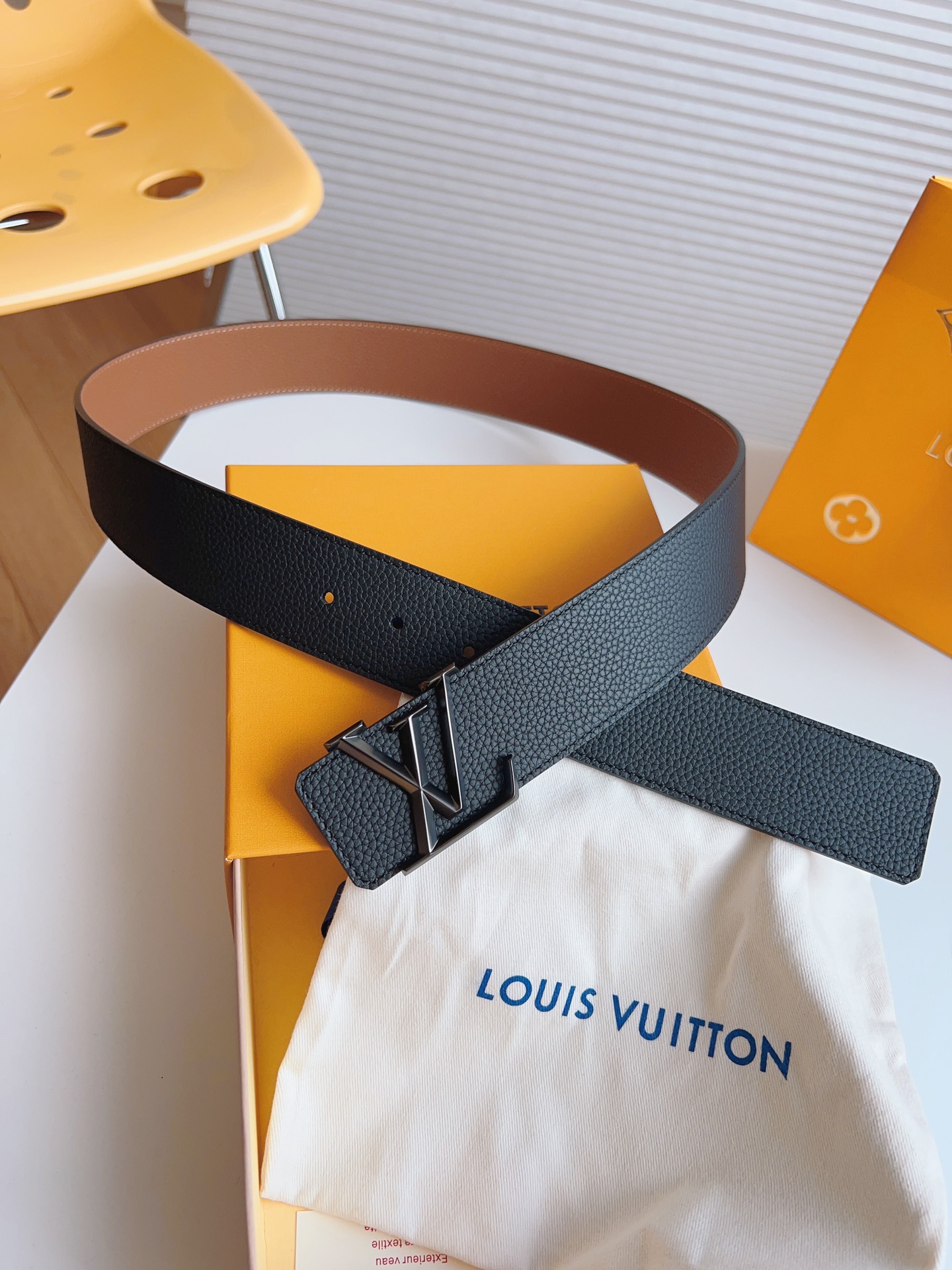 Louis Vuitton Leather Belt M-l