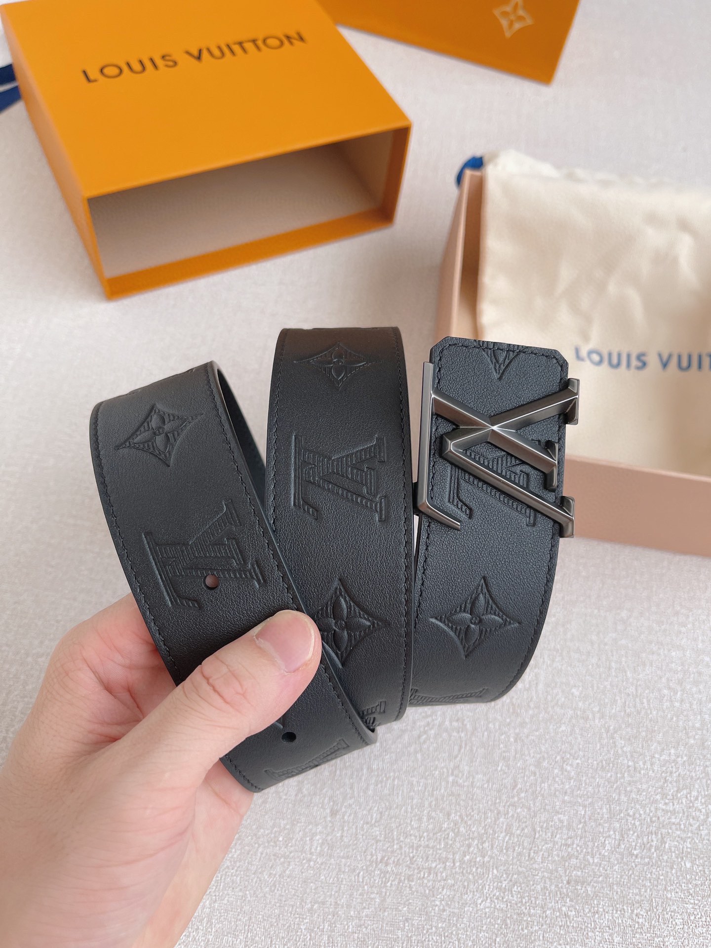 Louis Vuitton Basic Belt Cow Leather 40mm-m-l