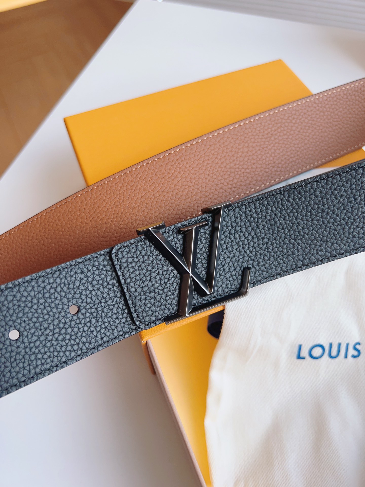 Louis Vuitton Leather Belt M-l