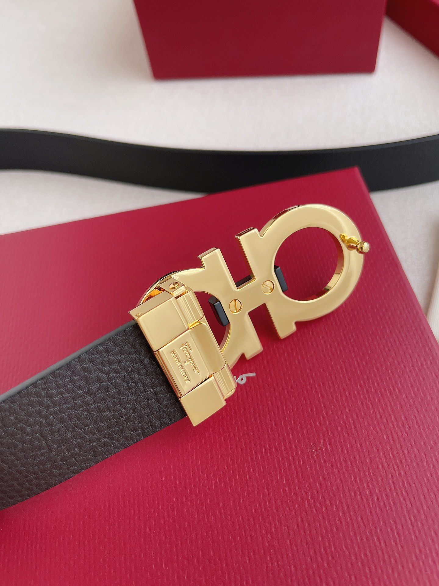 Salvatore Ferragamo Leather Belt Cow Leather Adjustable 35mm