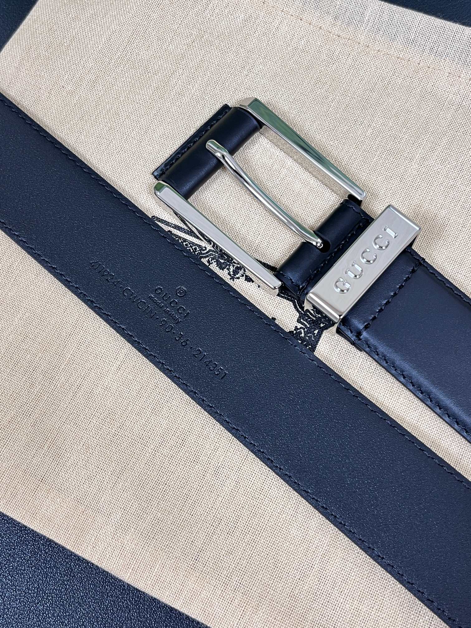 Gucci Male Pin Buckle Belt Cow Leather Wide Width