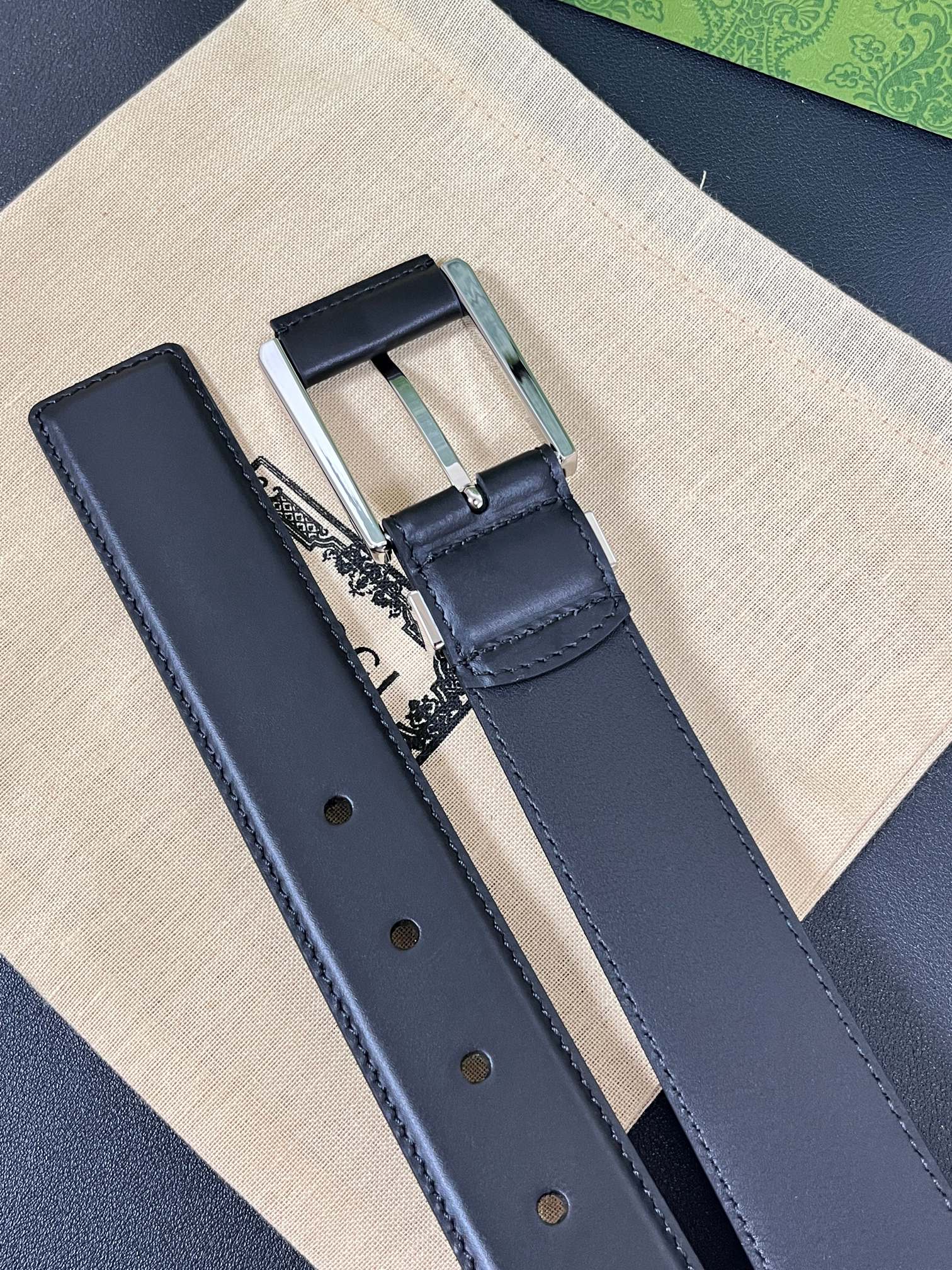 Gucci Male Pin Buckle Belt Cow Leather Wide Width