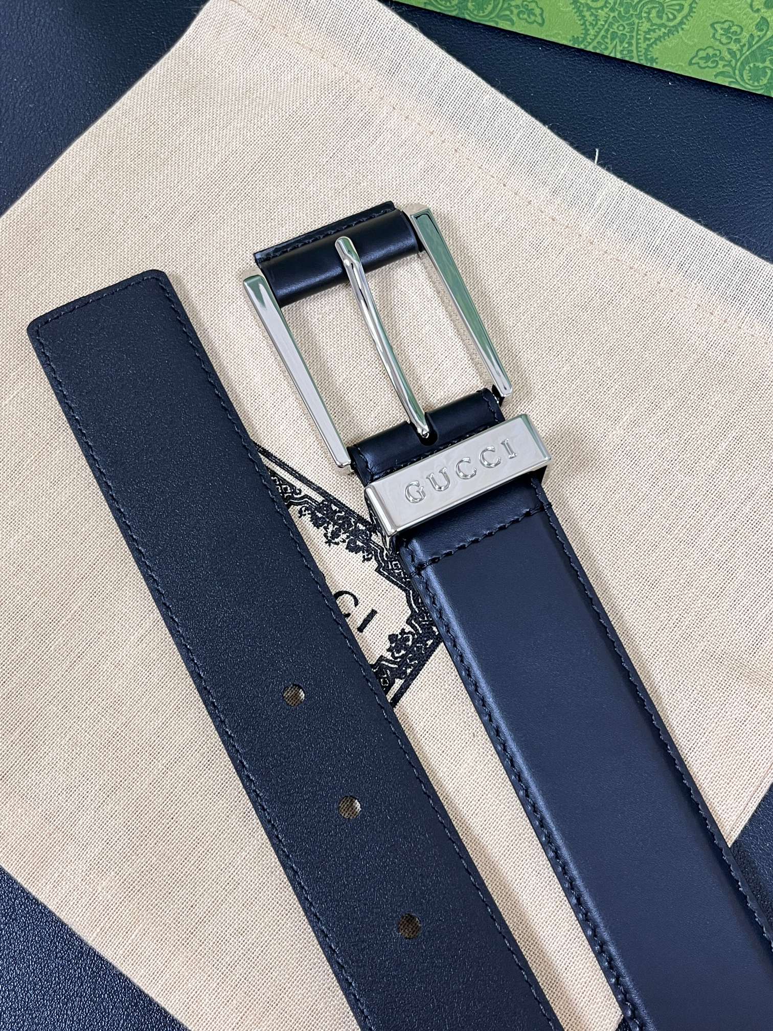 Gucci Male Pin Buckle Belt Cow Leather Wide Width