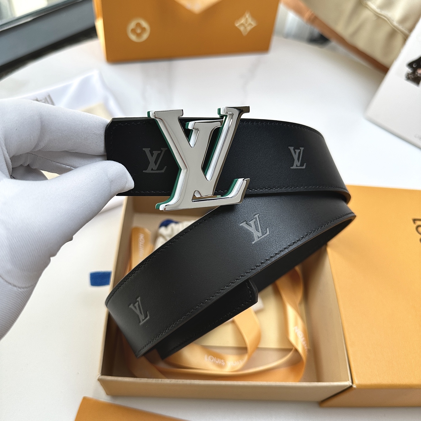 Louis Vuitton Male Basic Belt Cow Leather S-l