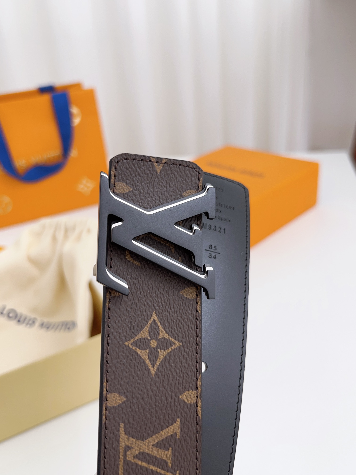 Louis Vuitton Basic Belt Cow Leather Waterproof 125cm-m-l