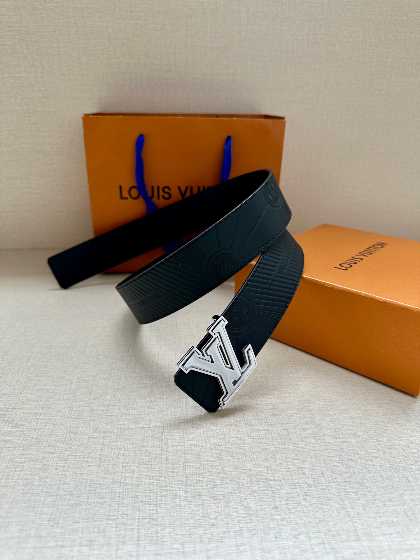 Louis Vuitton Leather Belt L