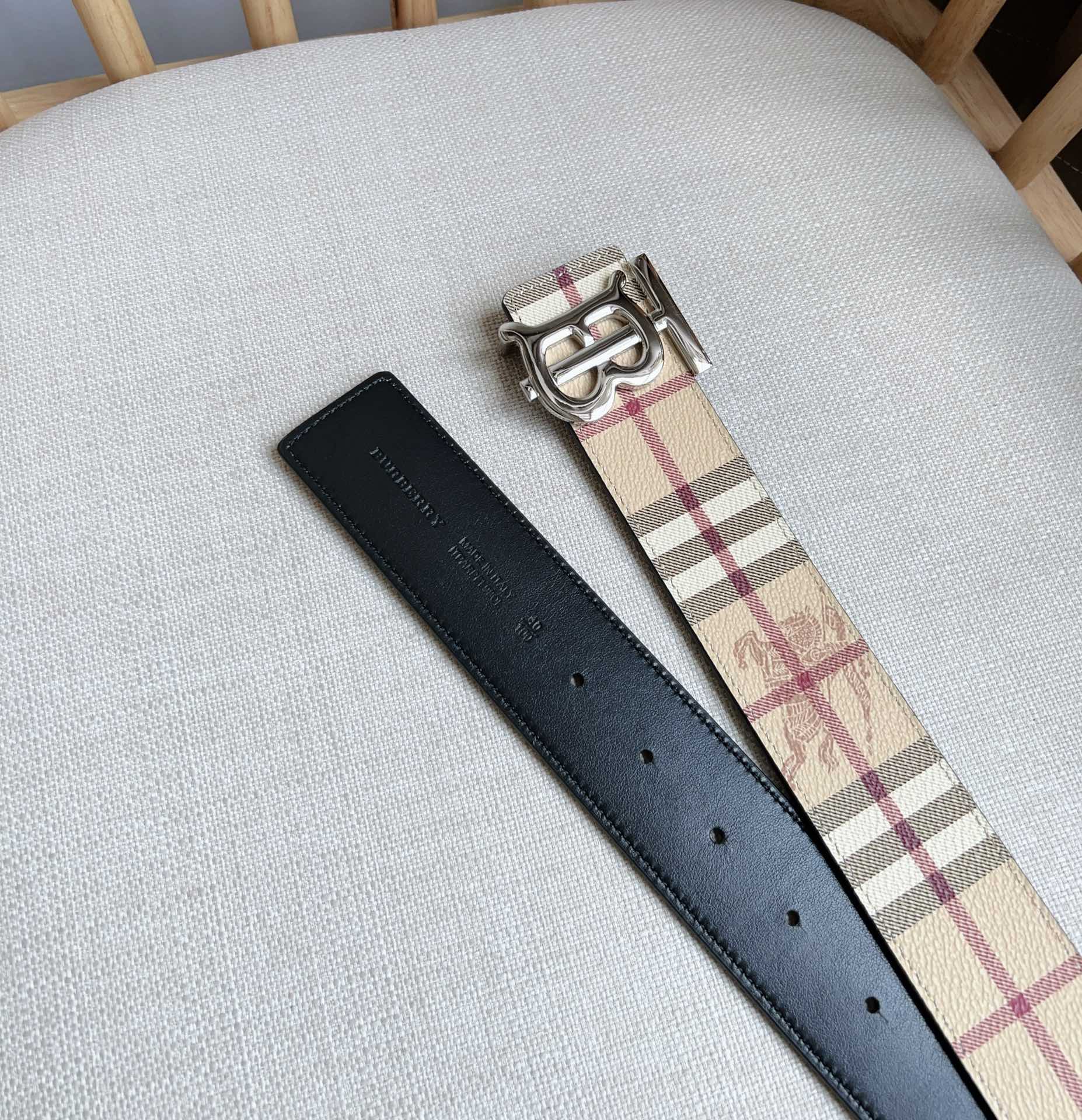 Burberry Basic Belt M