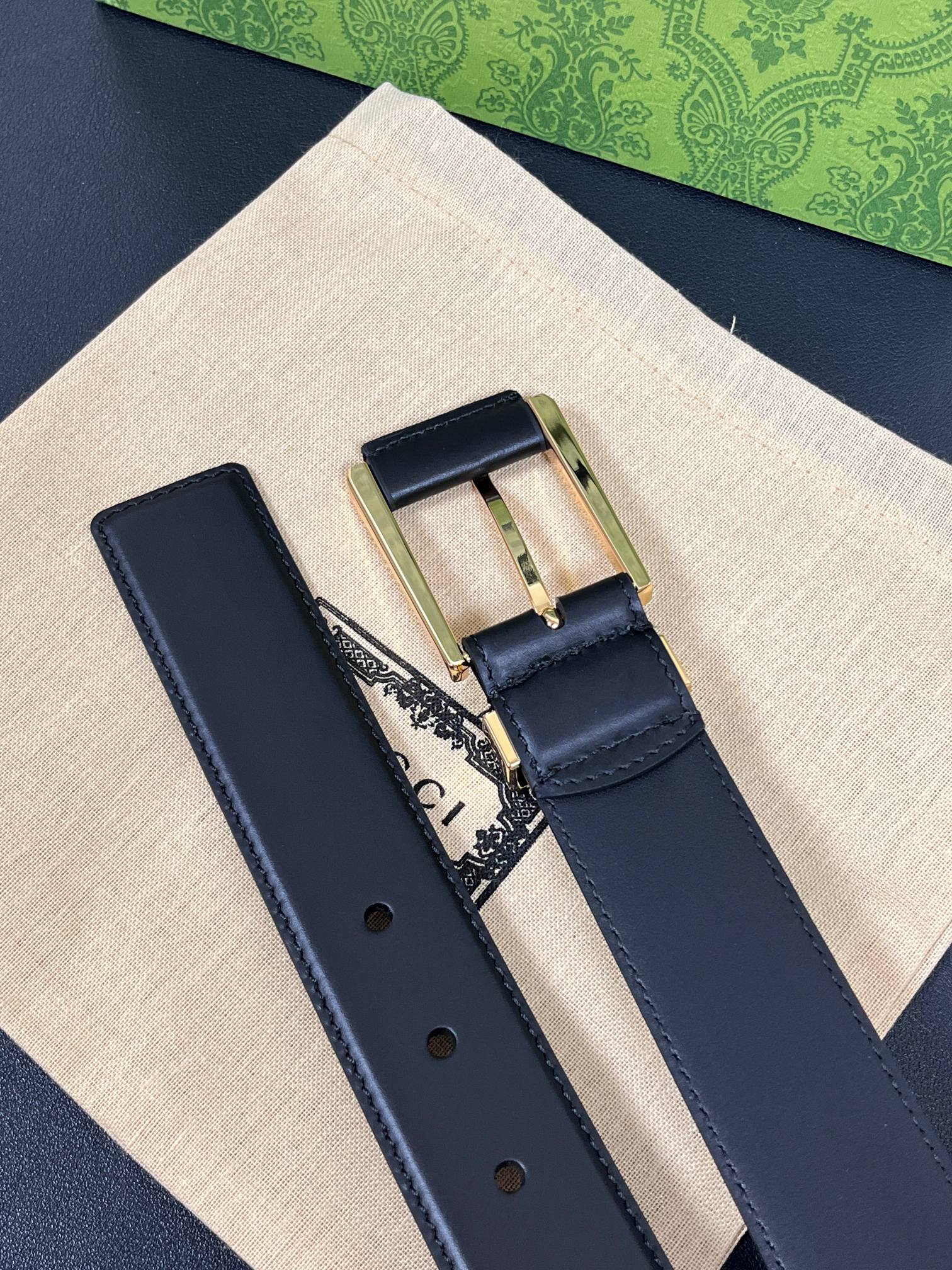 Gucci Male Pin Buckle Belt Cow Leather Wide Width