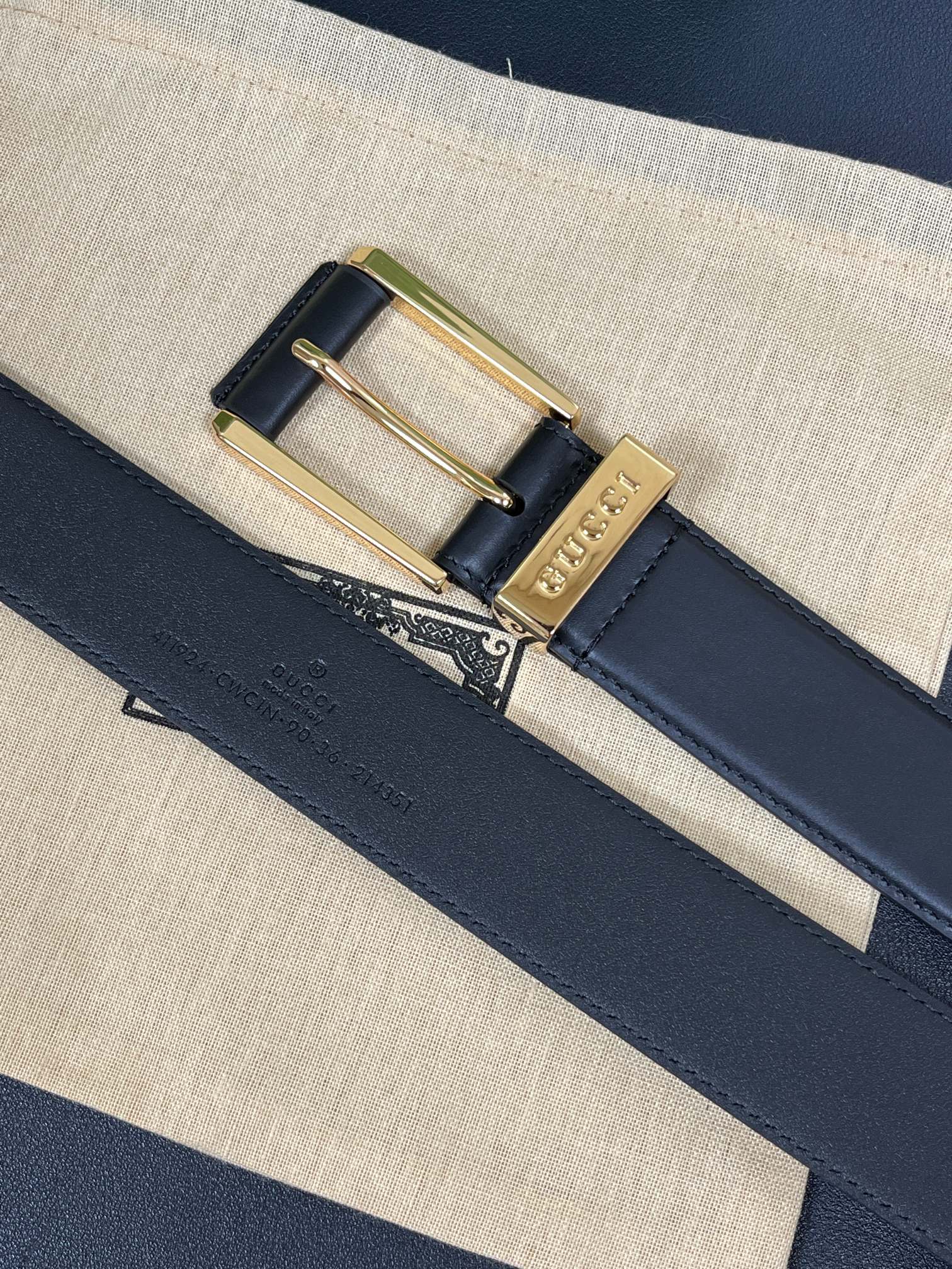 Gucci Male Pin Buckle Belt Cow Leather Wide Width