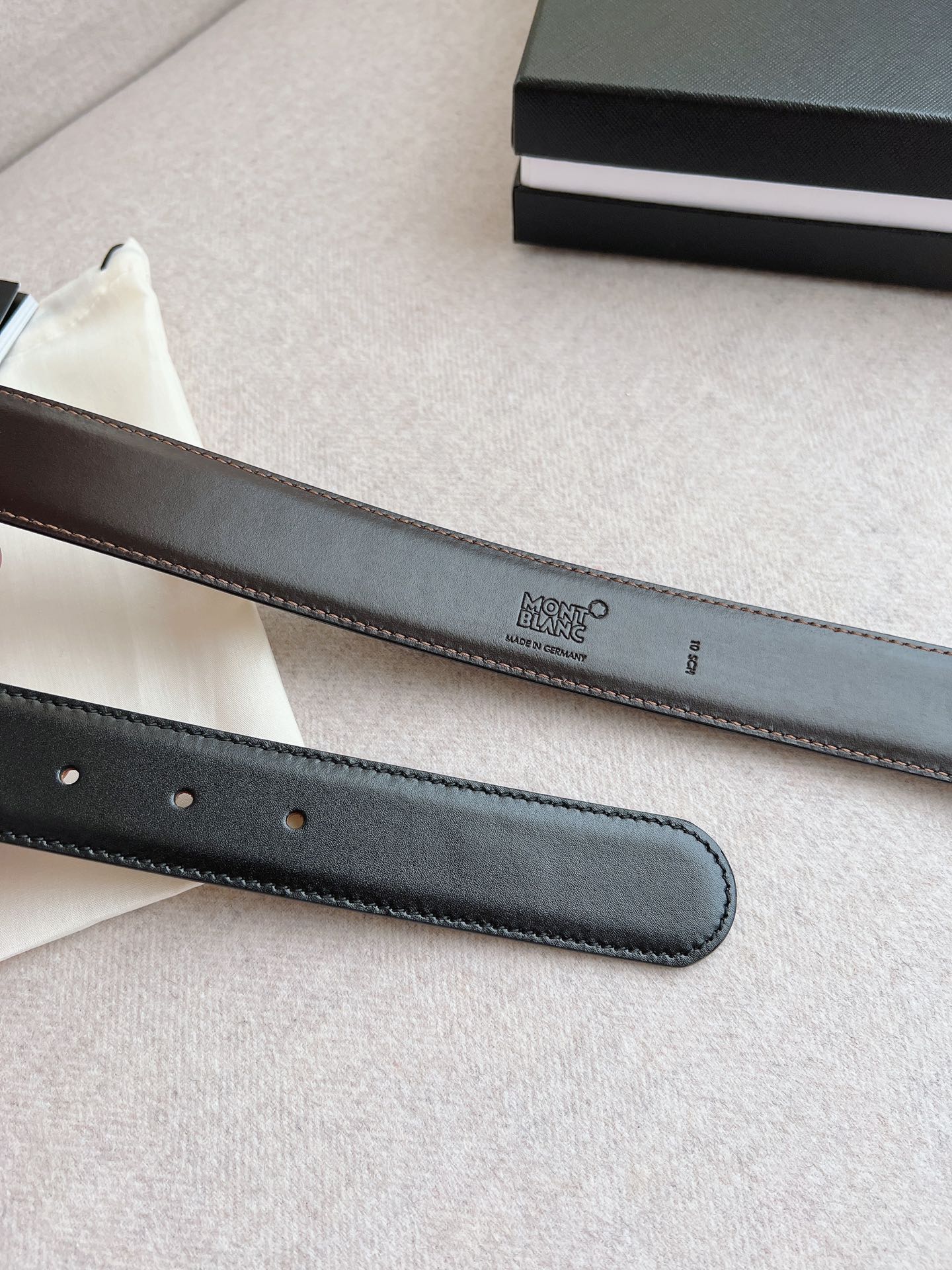 Montblanc Male Leather Belt 35mm