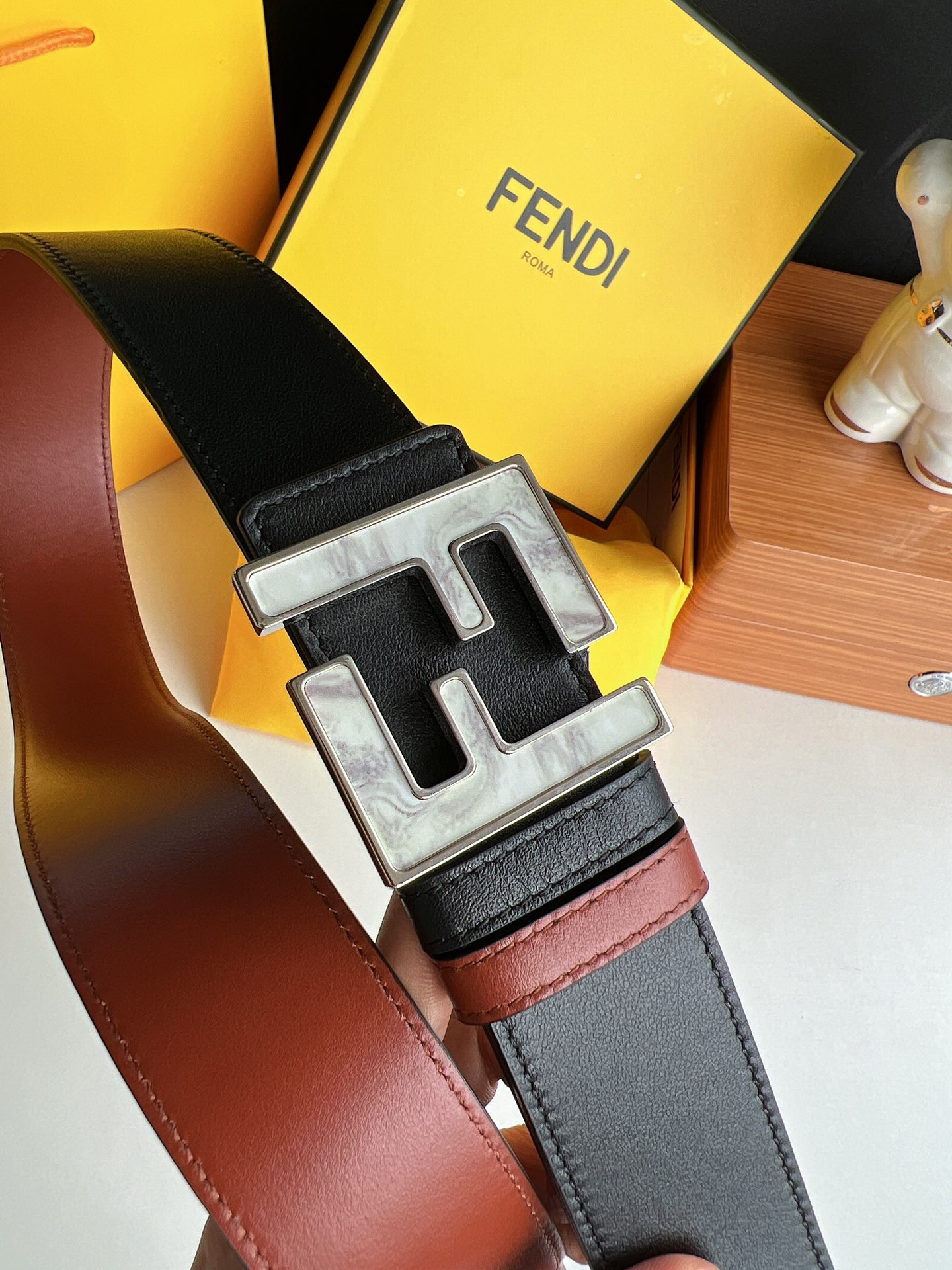 Fendi Leather Belt Top Grain Leather M-l