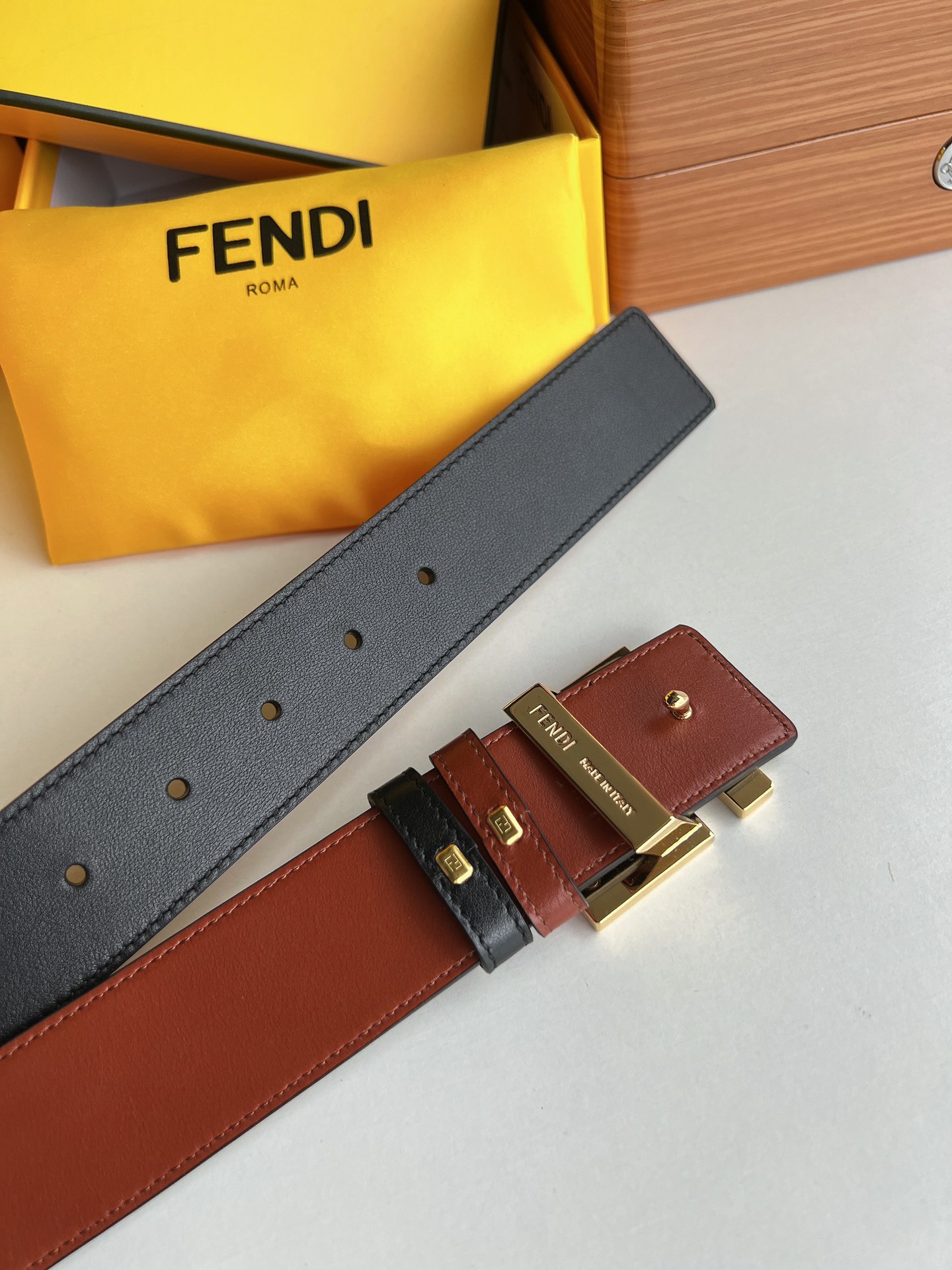 Fendi Leather Belt Top Grain Leather M-l