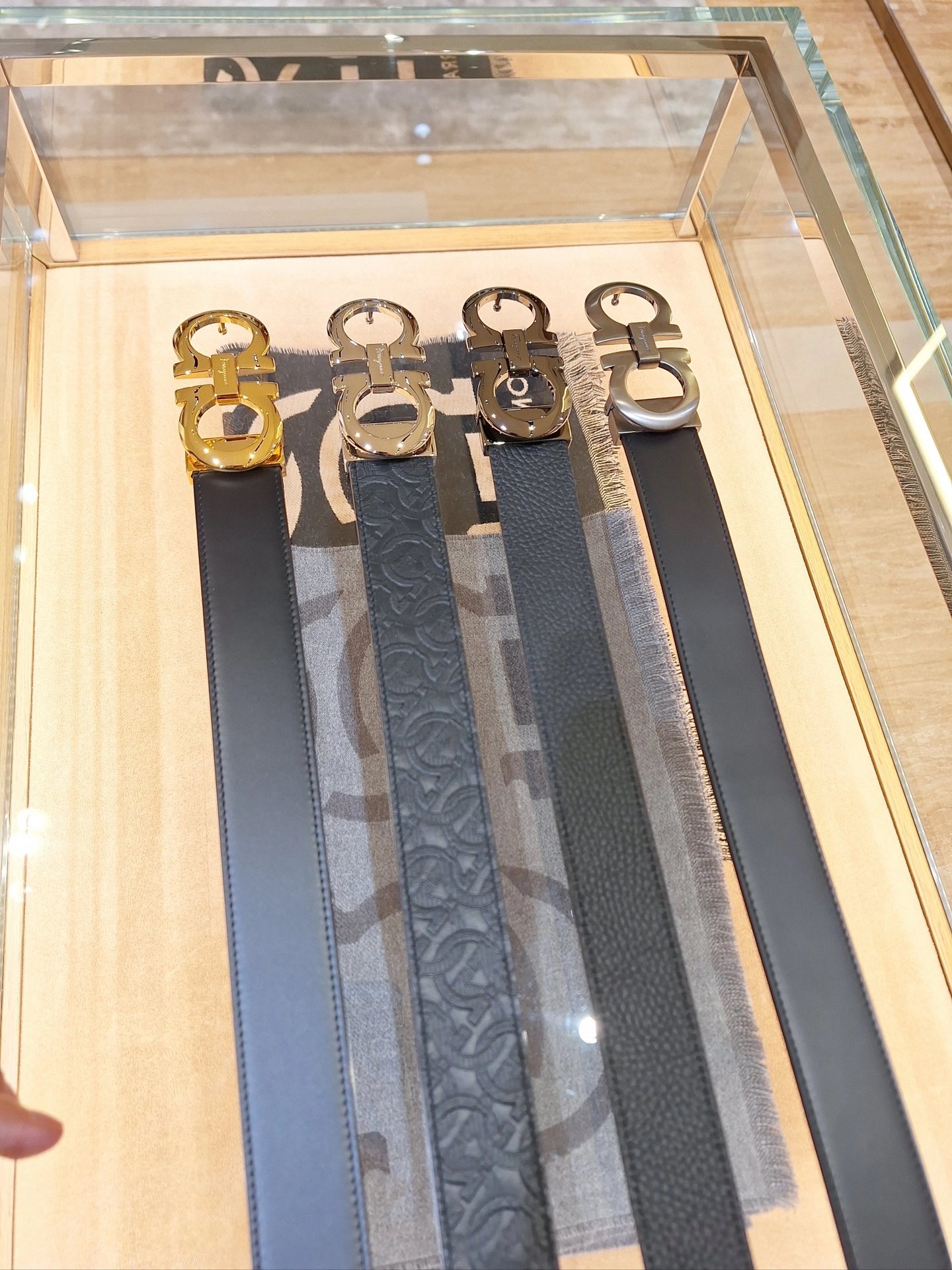 Salvatore Ferragamo Leather Belt S