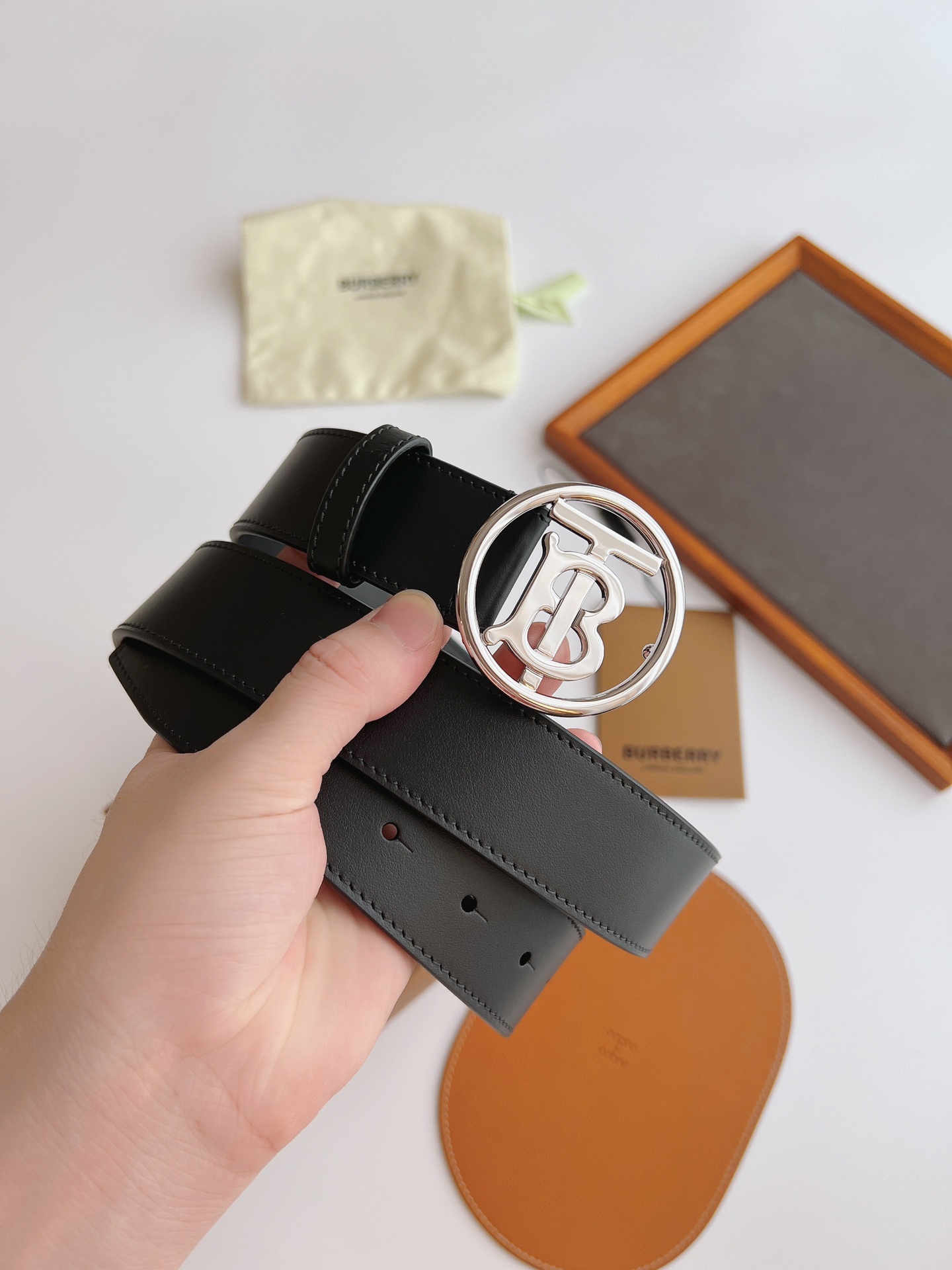 Burberry Basic Belt Top Grain Leather M