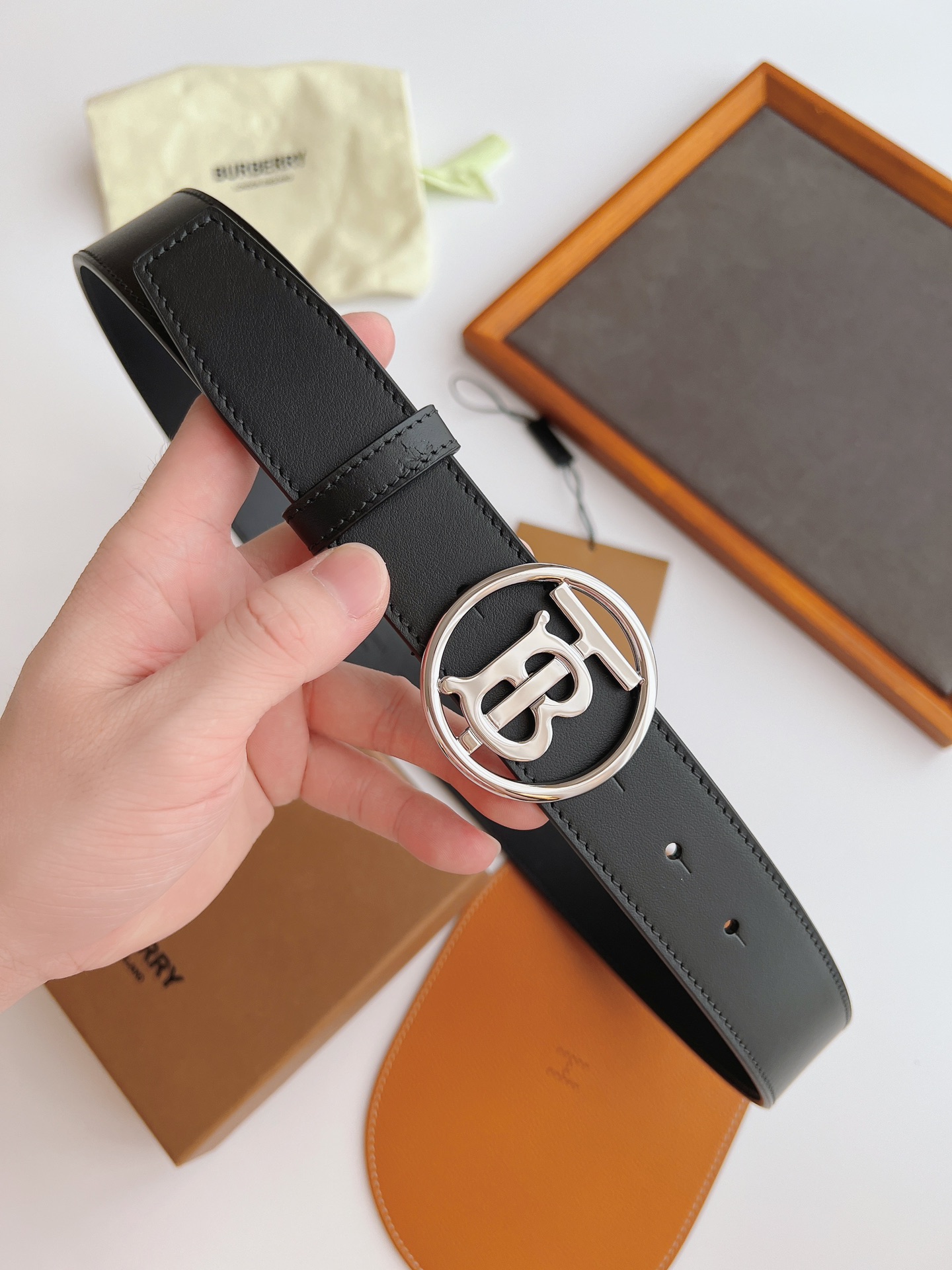 Burberry Basic Belt Top Grain Leather M